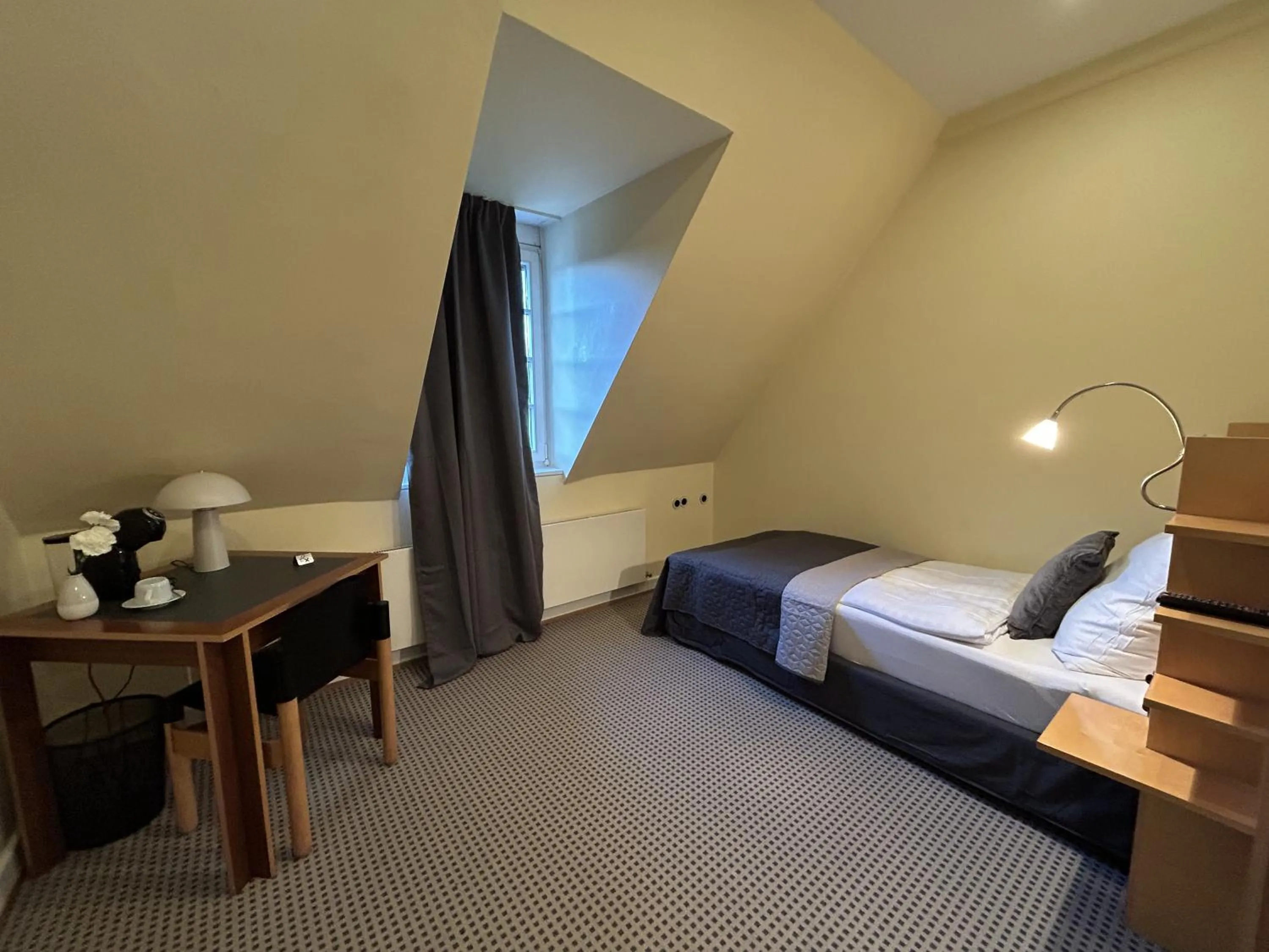 Photo of the whole room, Bed in Villa Weisser Berg