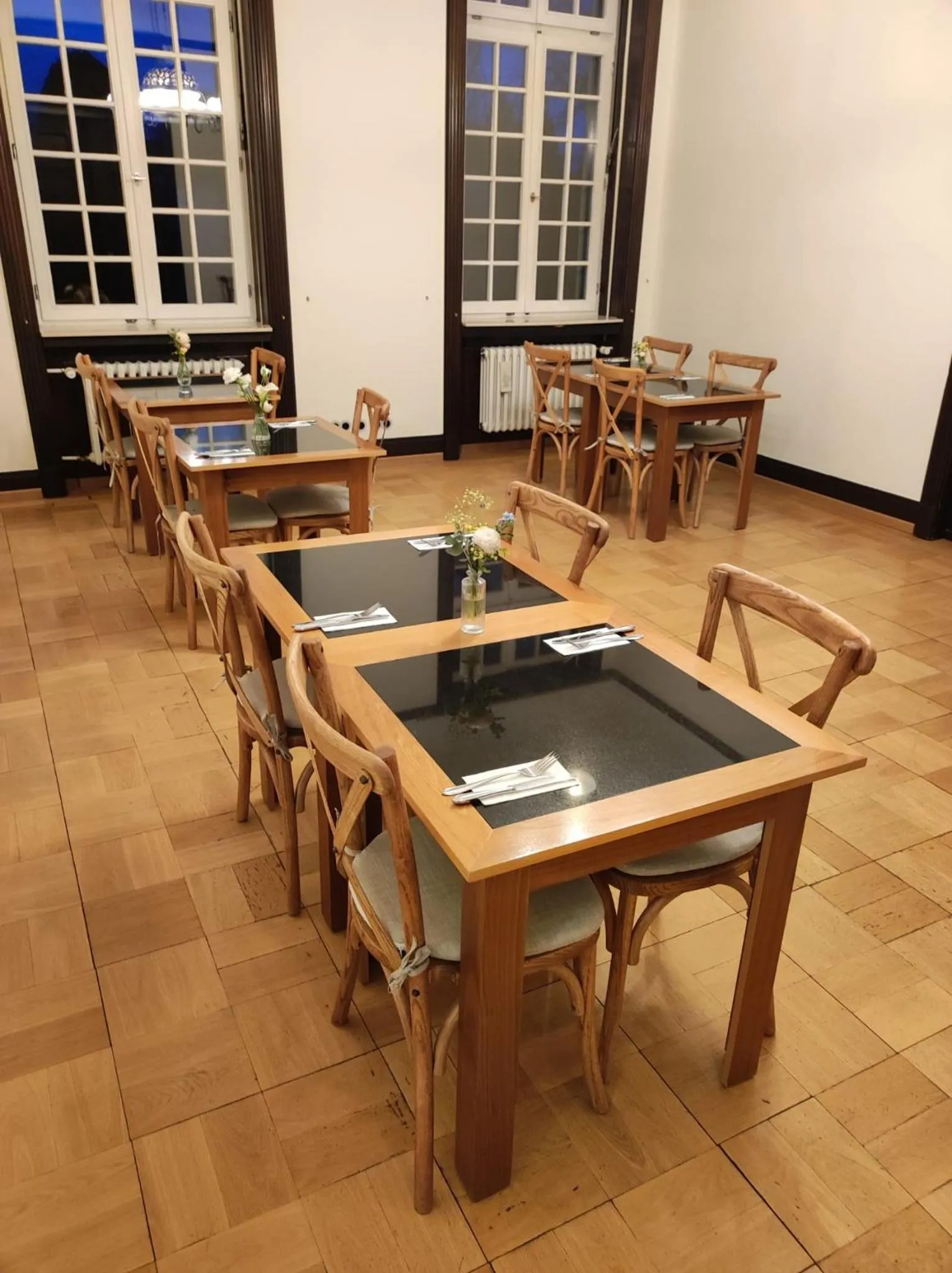 Restaurant/places to eat in Villa Weisser Berg