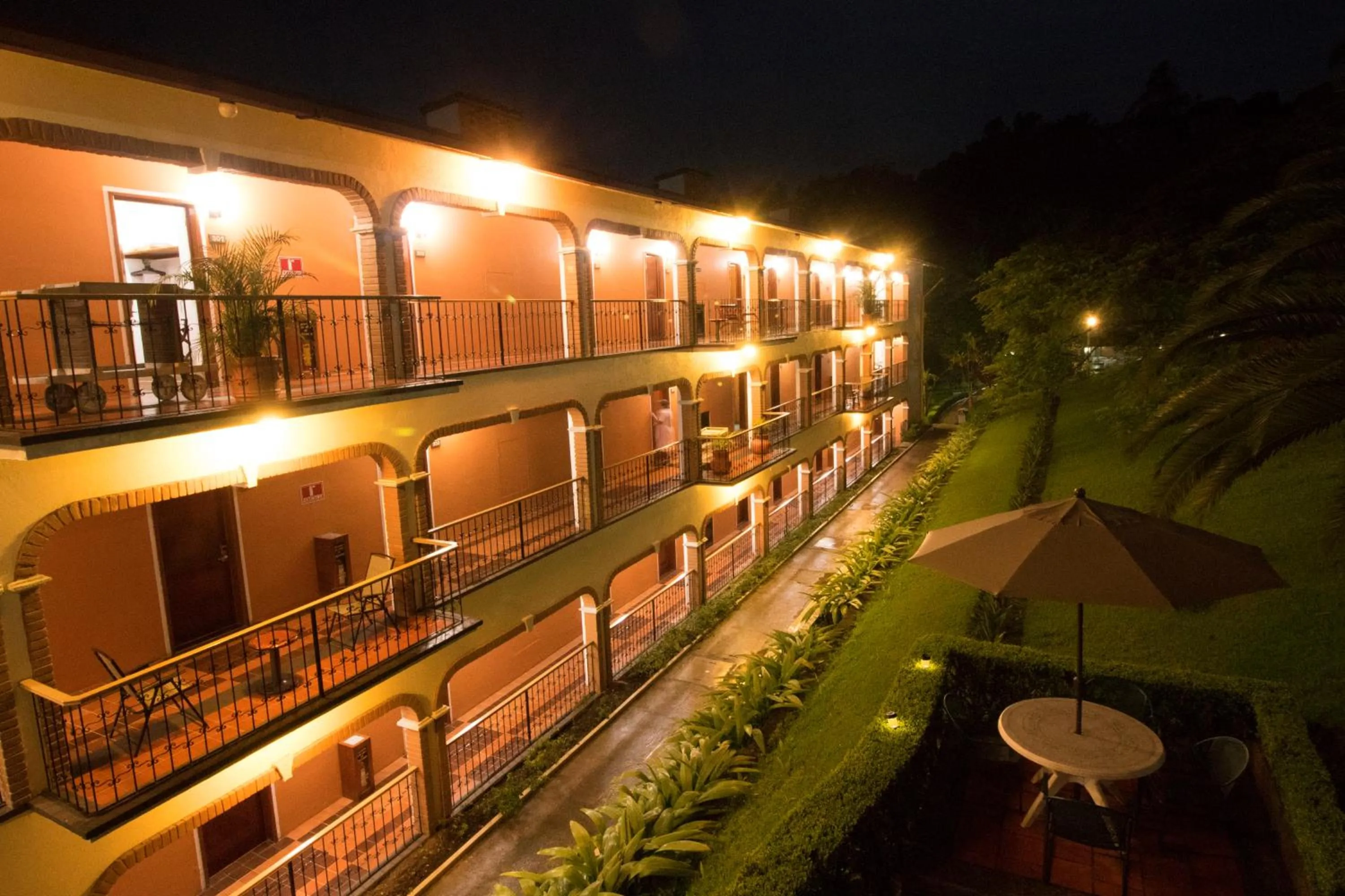 Property building in Mision Los Cocuyos Alta Montana