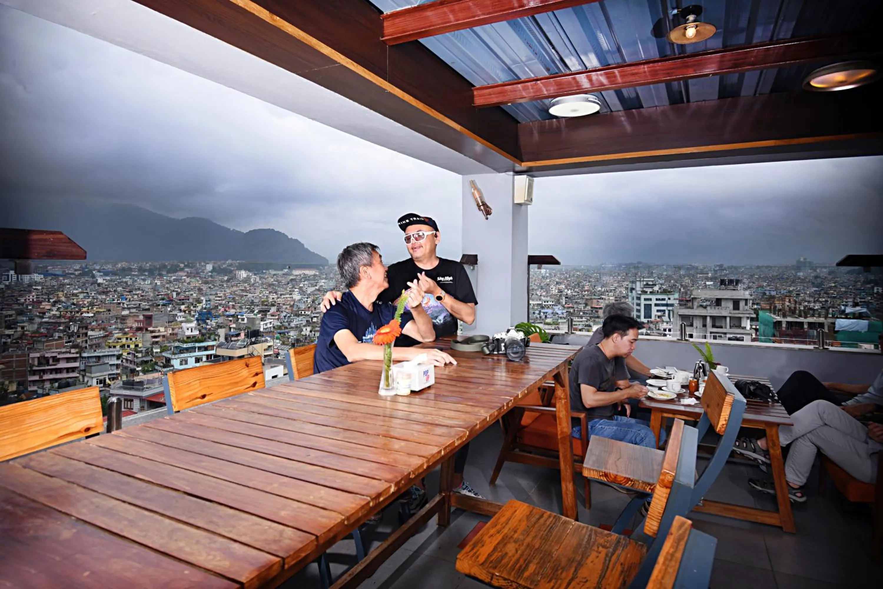 Restaurant/places to eat in Woodapple Hotel and Spa