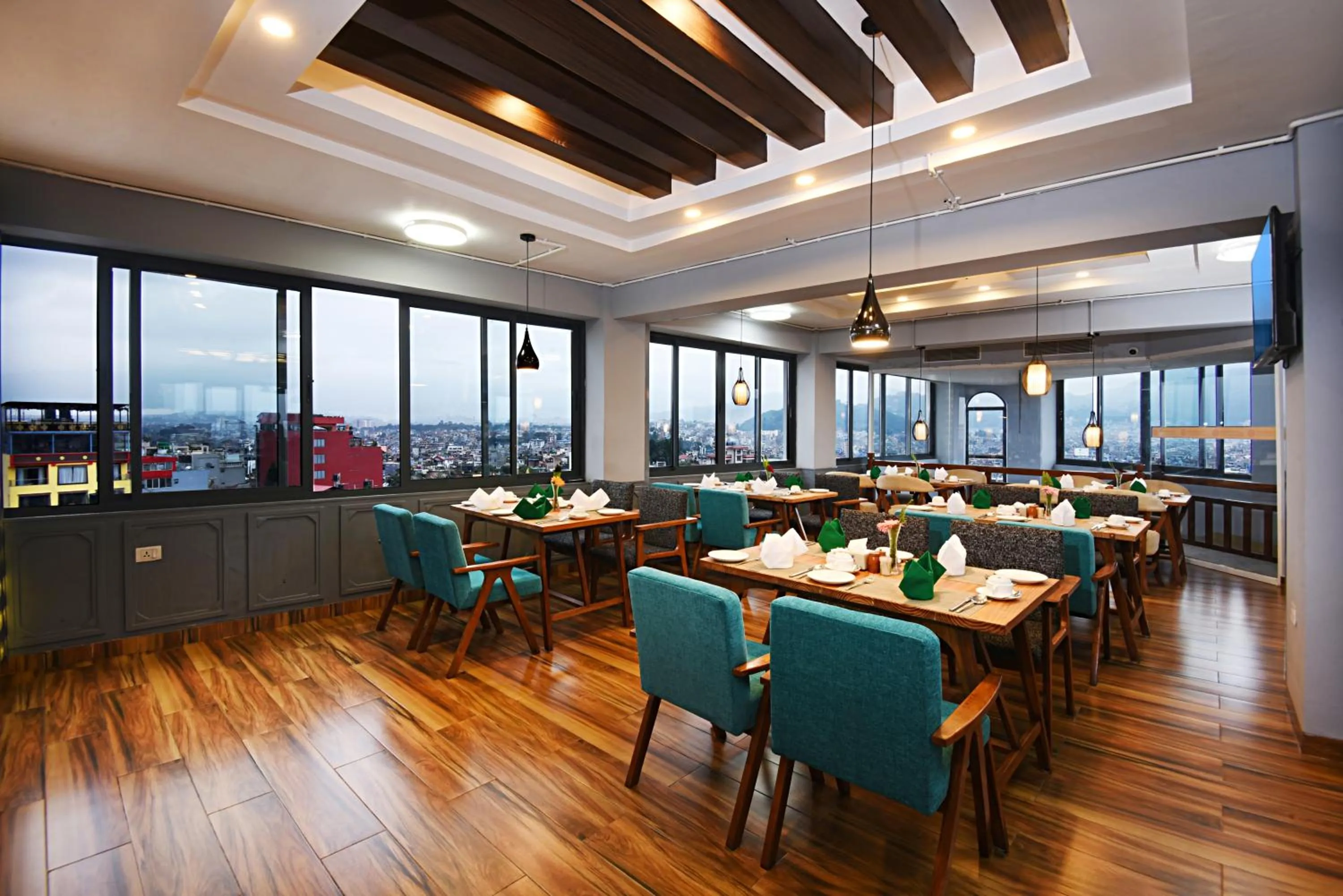 Restaurant/places to eat in Woodapple Hotel and Spa