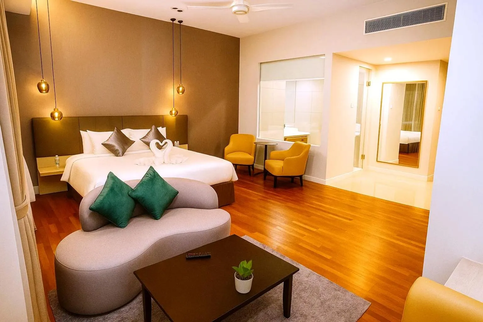 Bedroom, Bed in Cormar Suites Kuala Lumpur