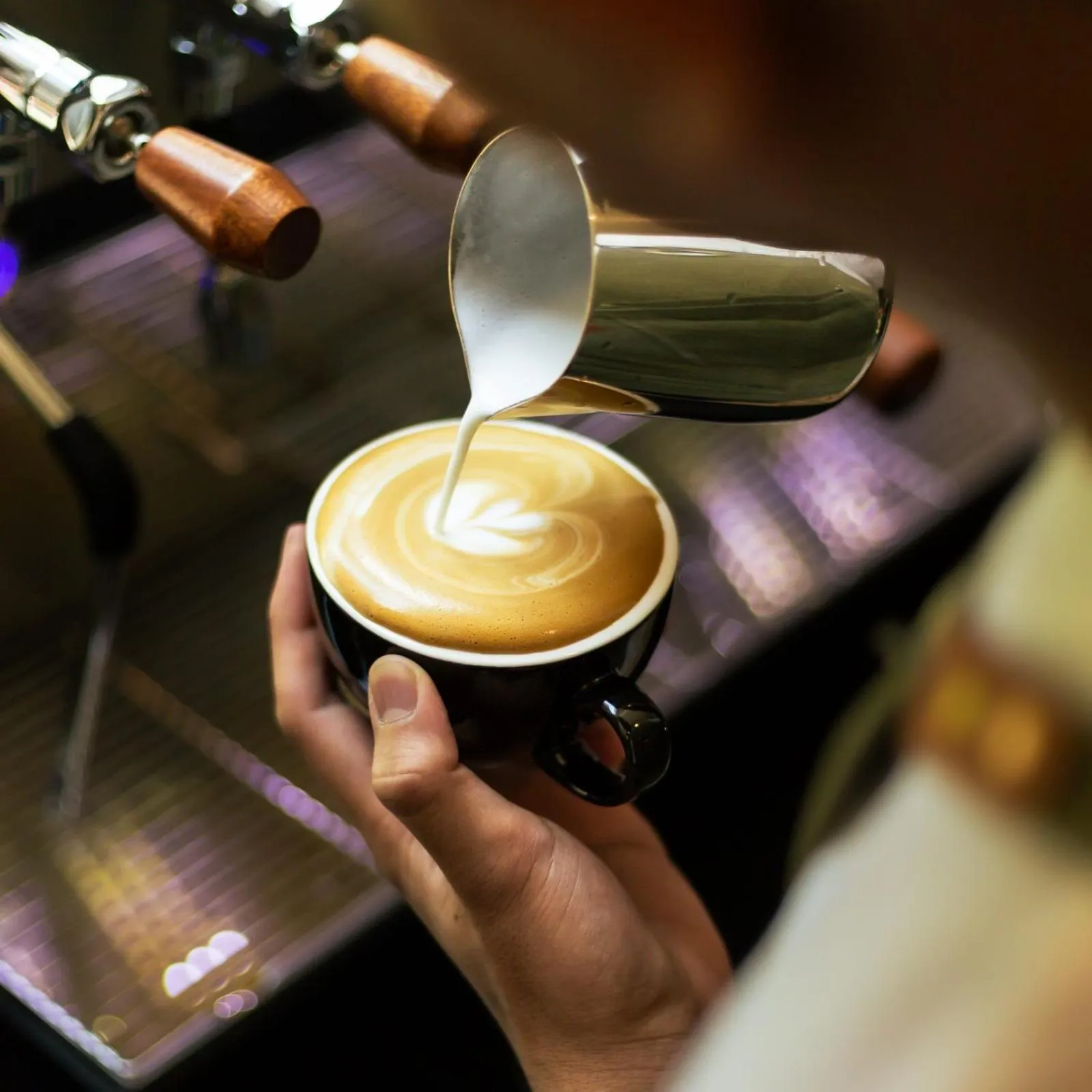 Restaurant/places to eat in Cormar Suites Kuala Lumpur