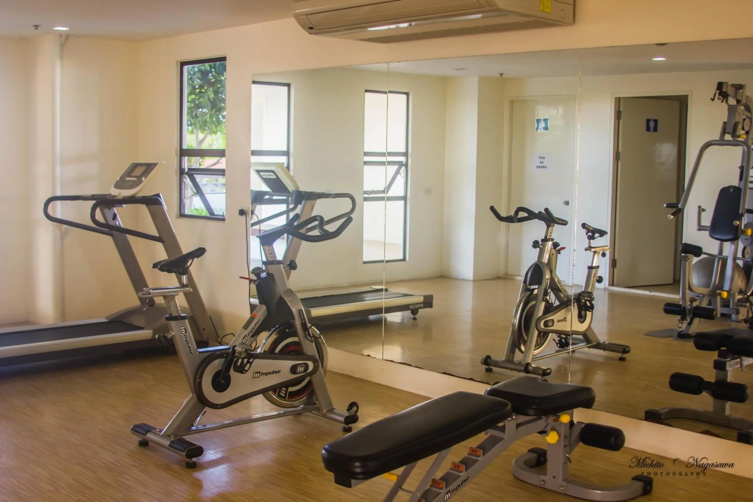 Mabolo Garden A4 near ayala mall free gym POOL