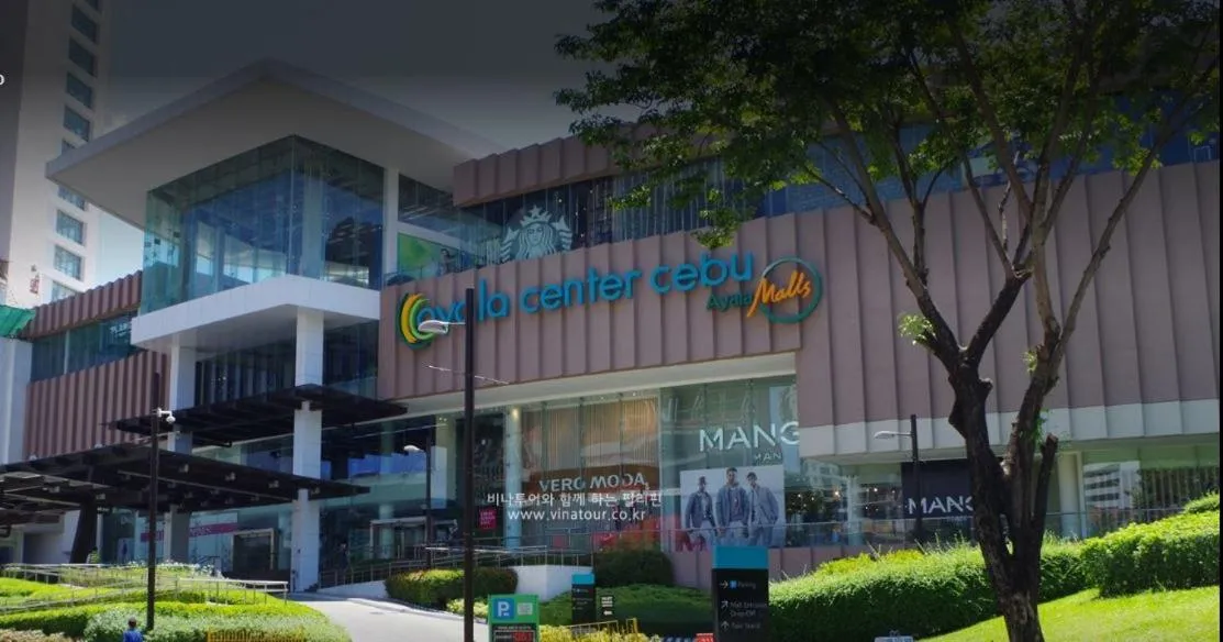 Mabolo Garden A4 near ayala mall free gym POOL