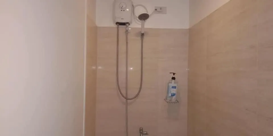 Mabolo Garden A4 near ayala mall free gym POOL