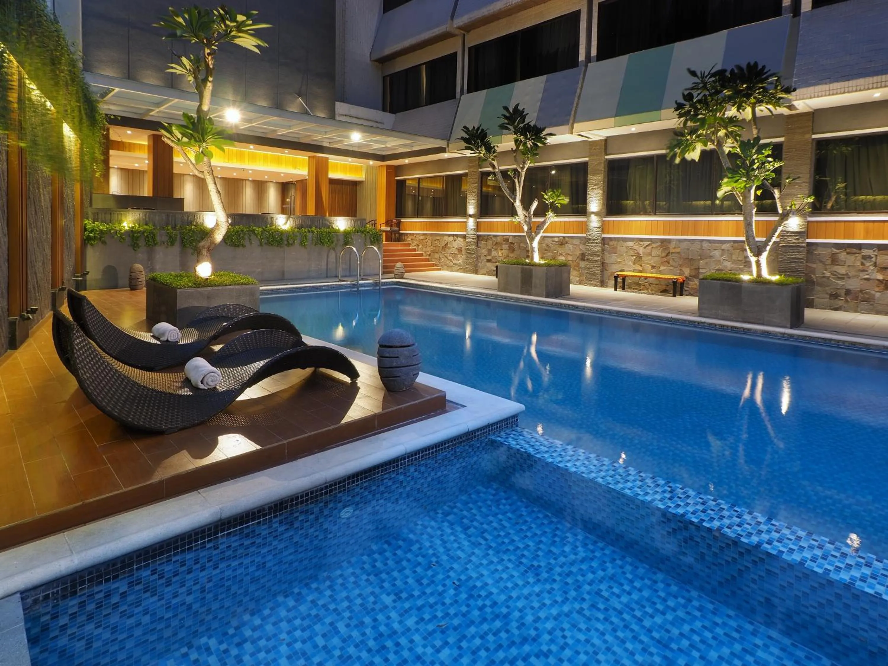 Swimming pool in Le Polonia Hotel & Convention Medan