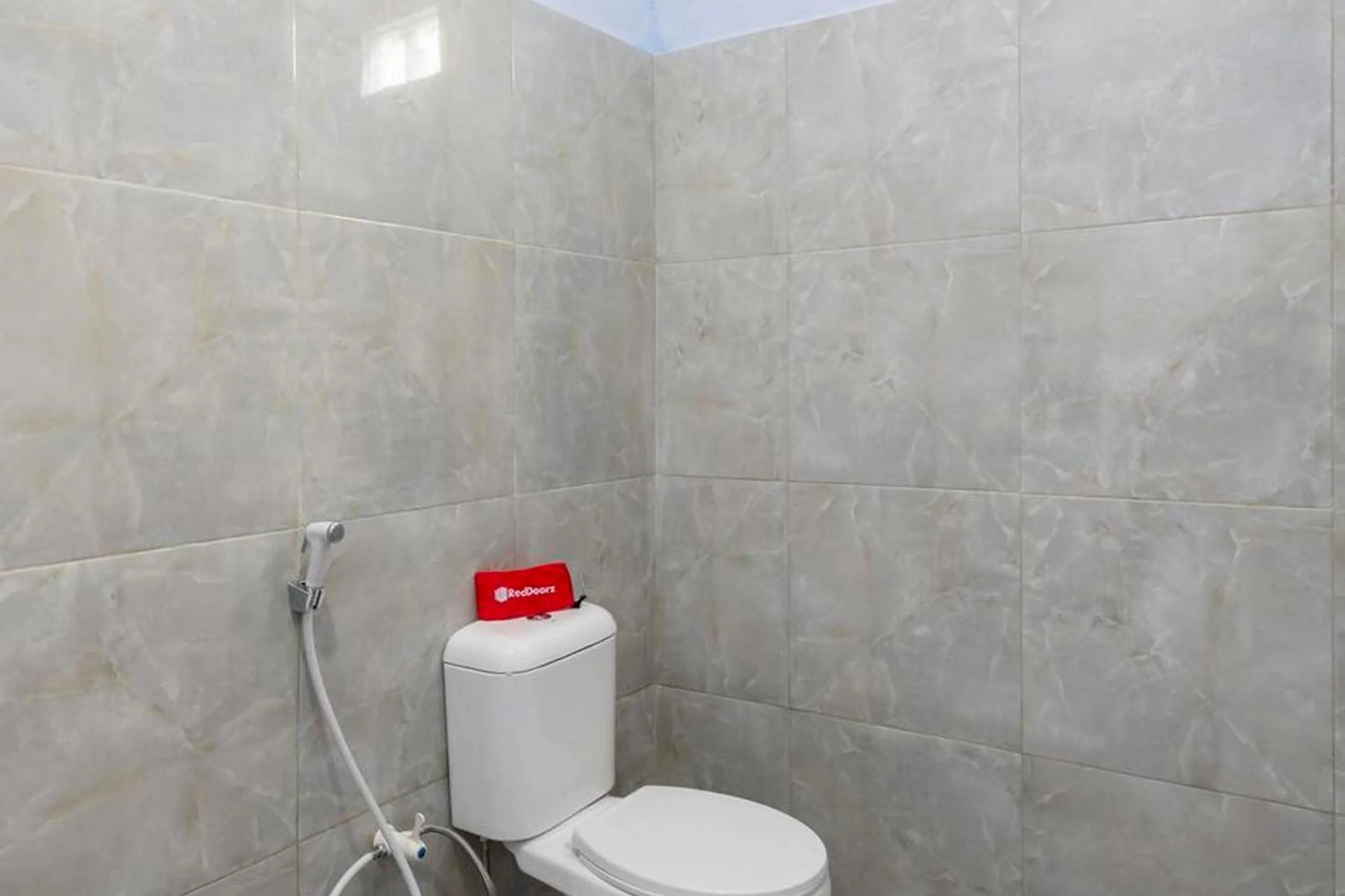 Bathroom in RedDoorz Syariah @ Bondowoso City Center