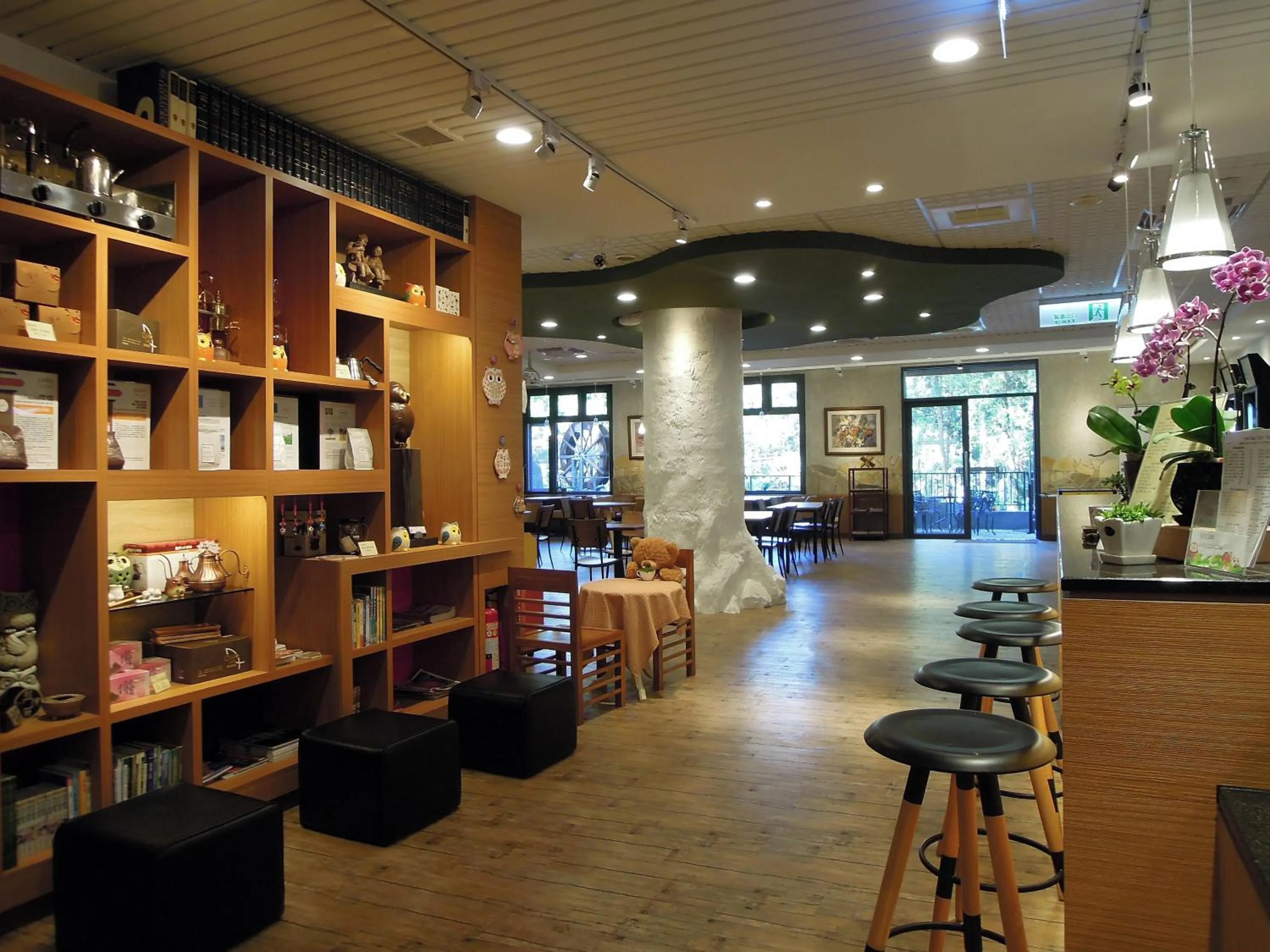 Restaurant/places to eat in Ginkgo Hotel