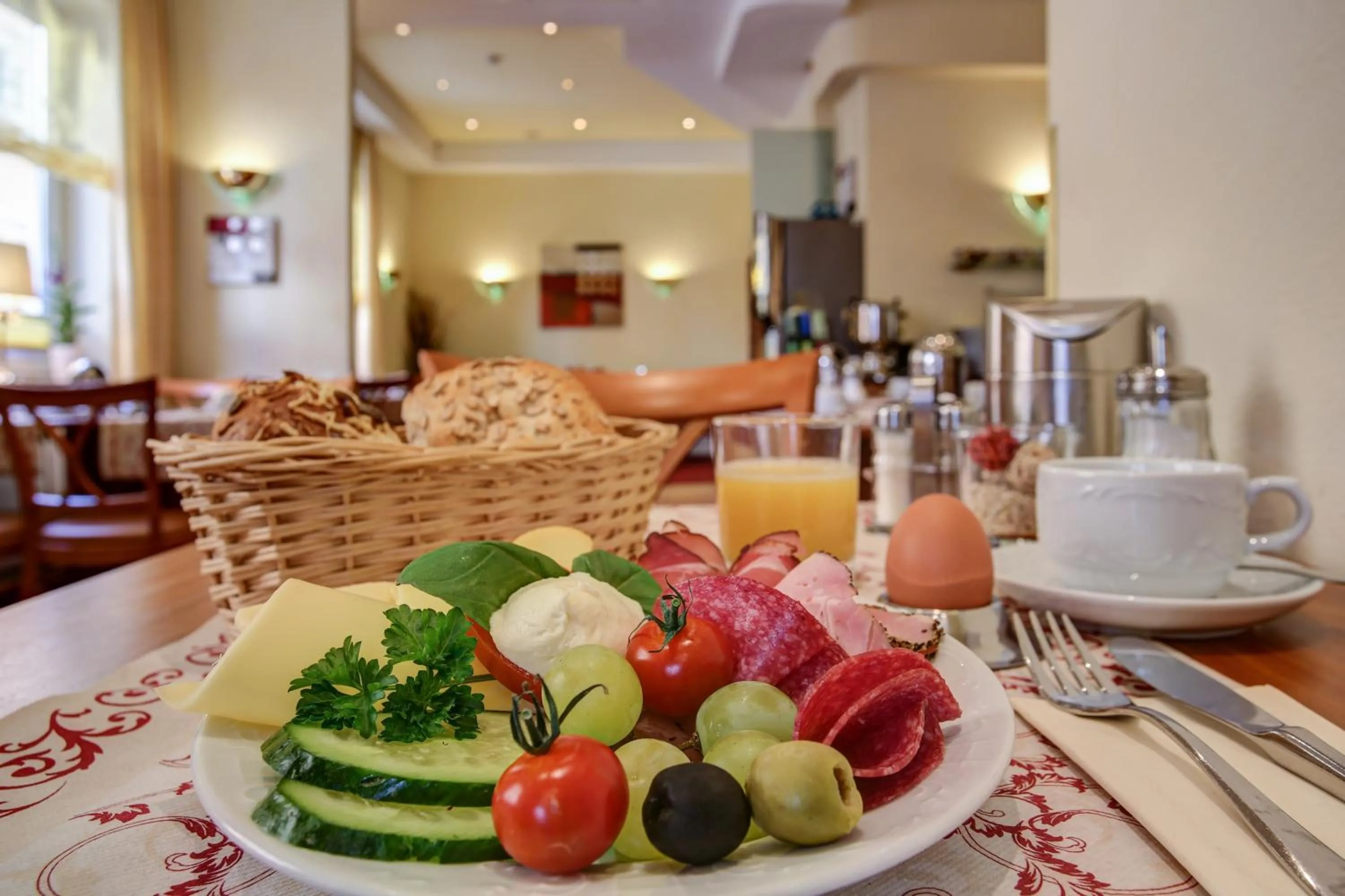 Buffet breakfast in Rhein Neckar Hotel