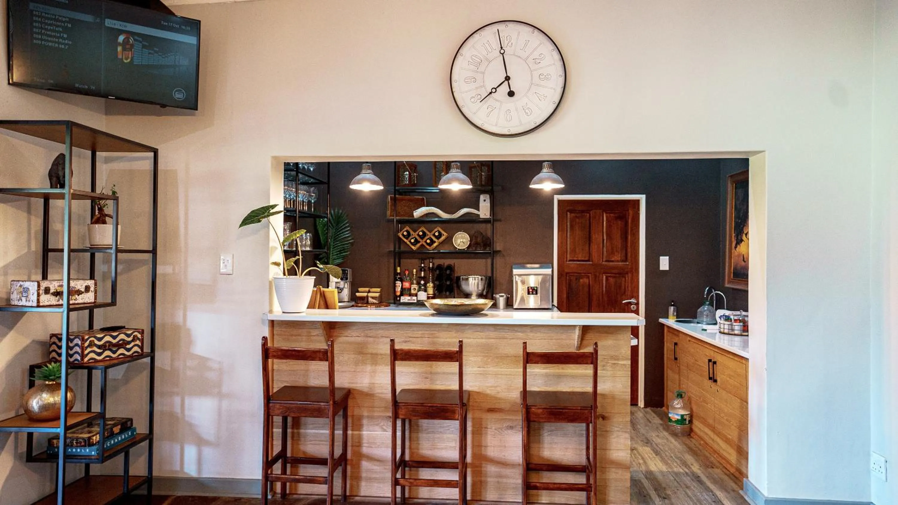 Lounge or bar in Jonkershoek Guest Farm