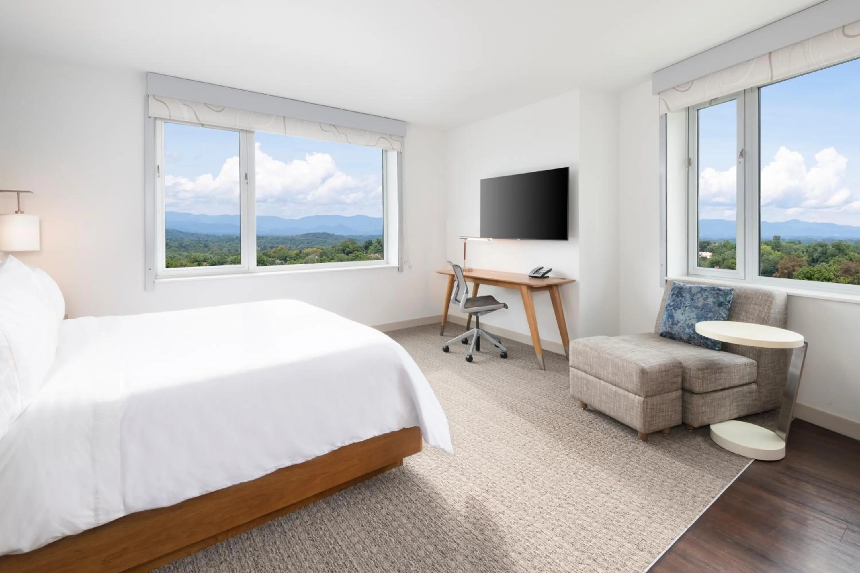 Bedroom, Bed in Element Asheville Downtown