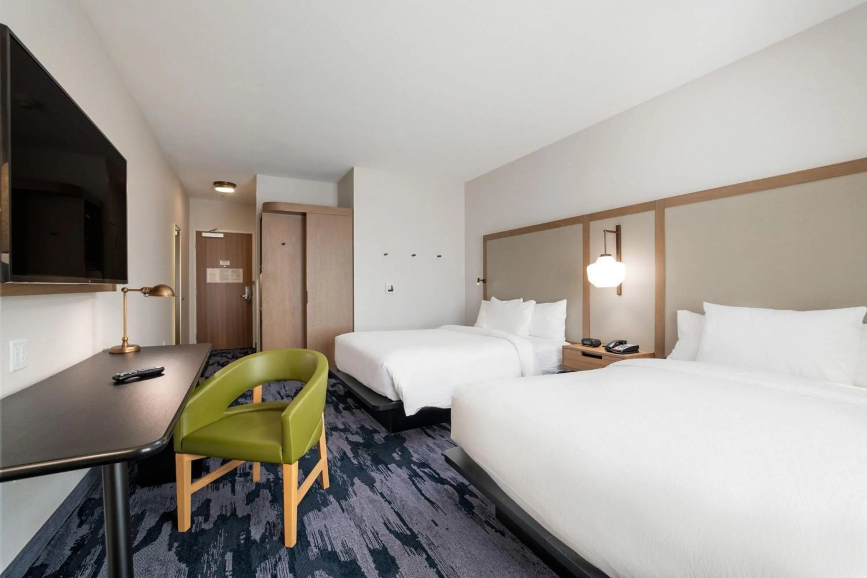 Photo of the whole room, Bed in Fairfield Inn & Suites by Marriott Lodi