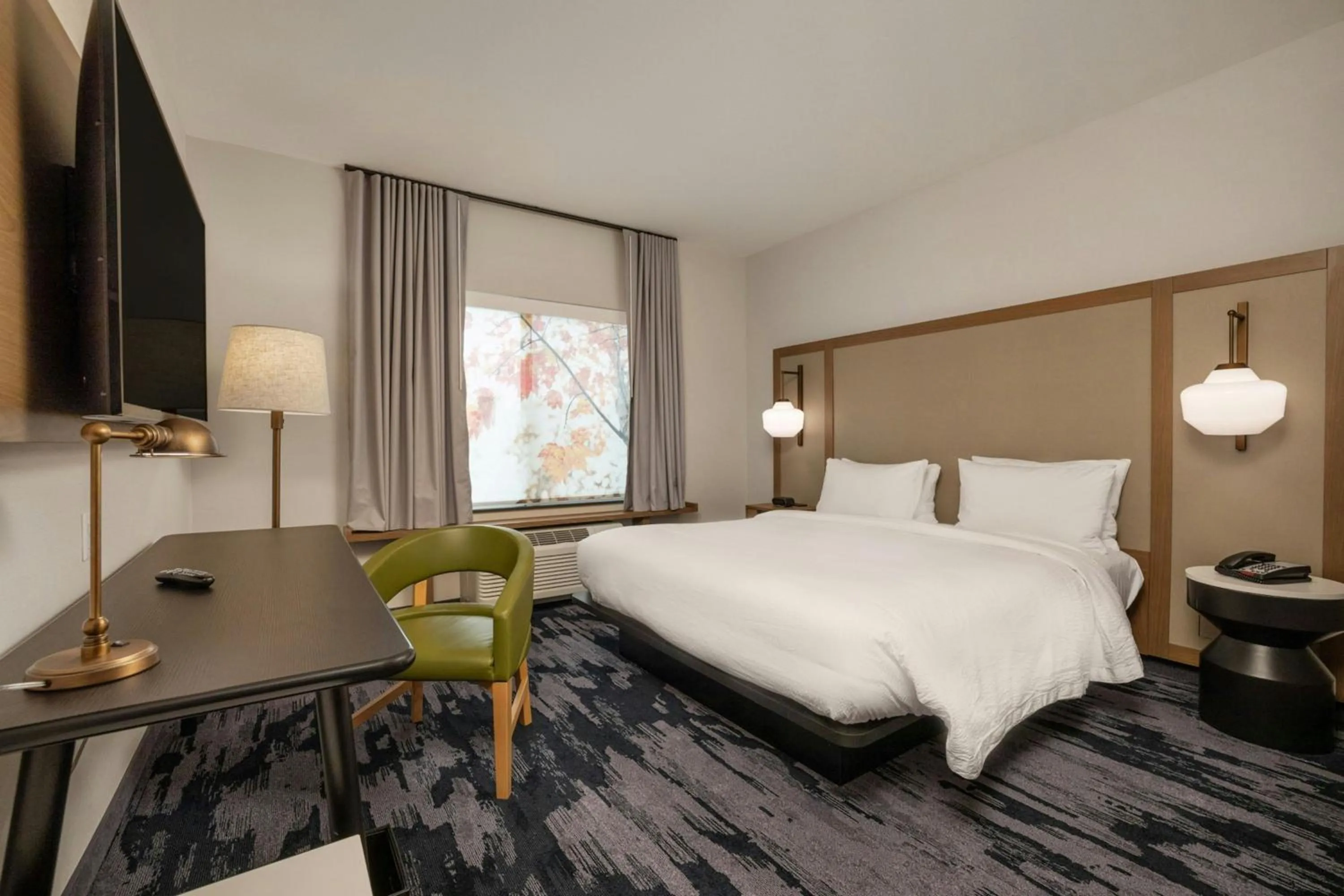 Photo of the whole room, Bed in Fairfield Inn & Suites by Marriott Lodi