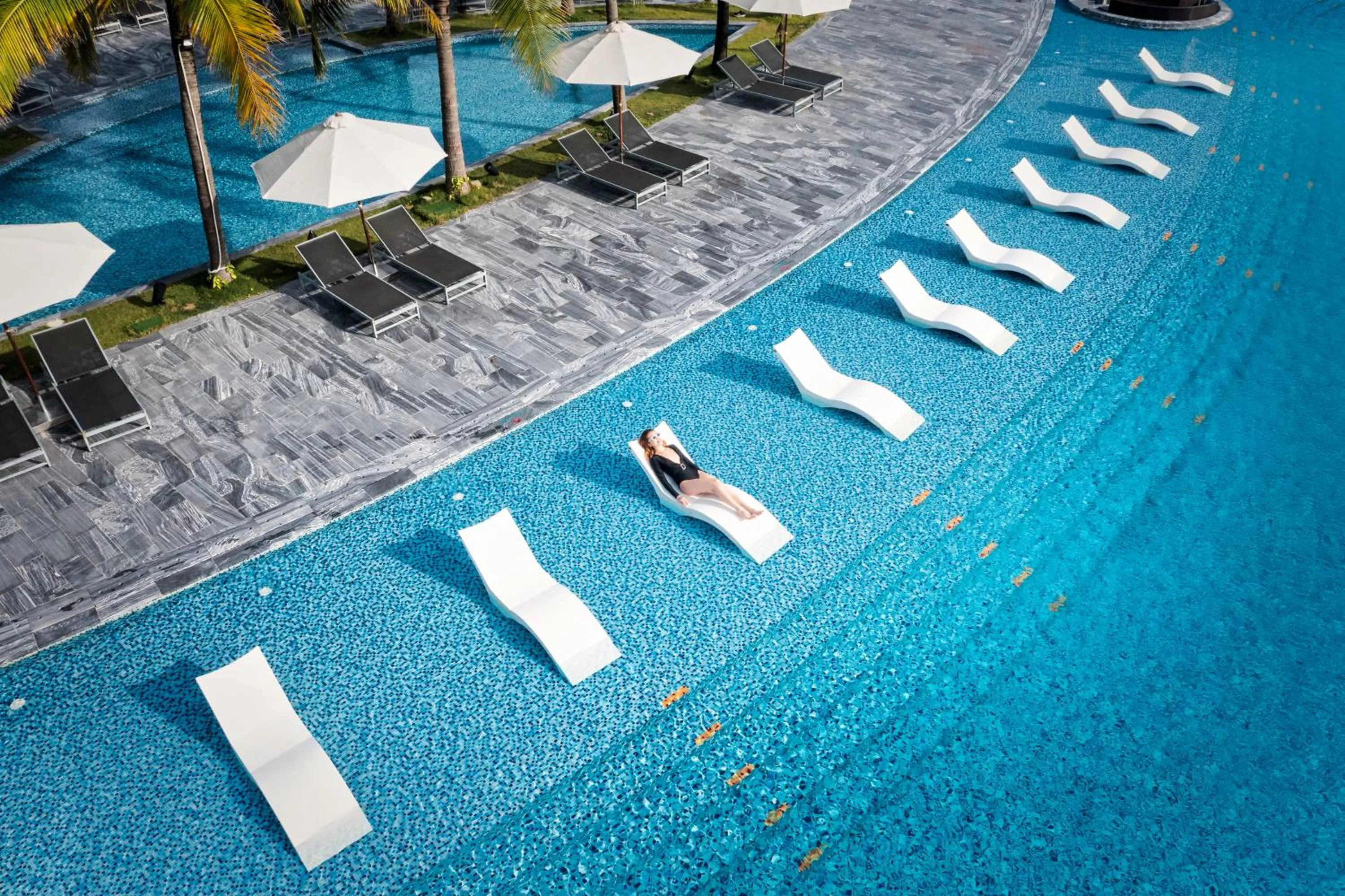 Swimming pool in Mövenpick Resort Waverly Phu Quoc