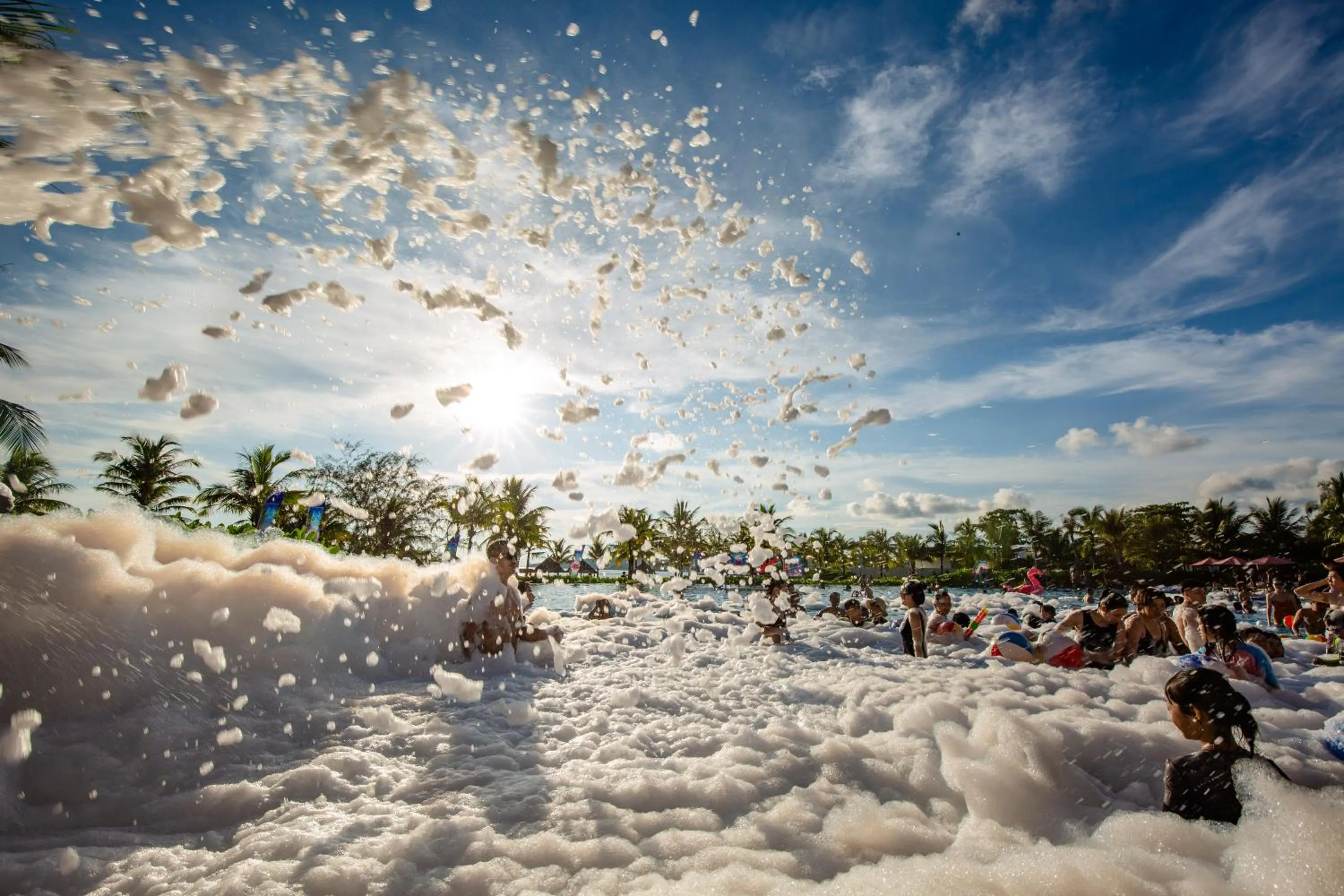 Swimming pool in Mövenpick Resort Waverly Phu Quoc