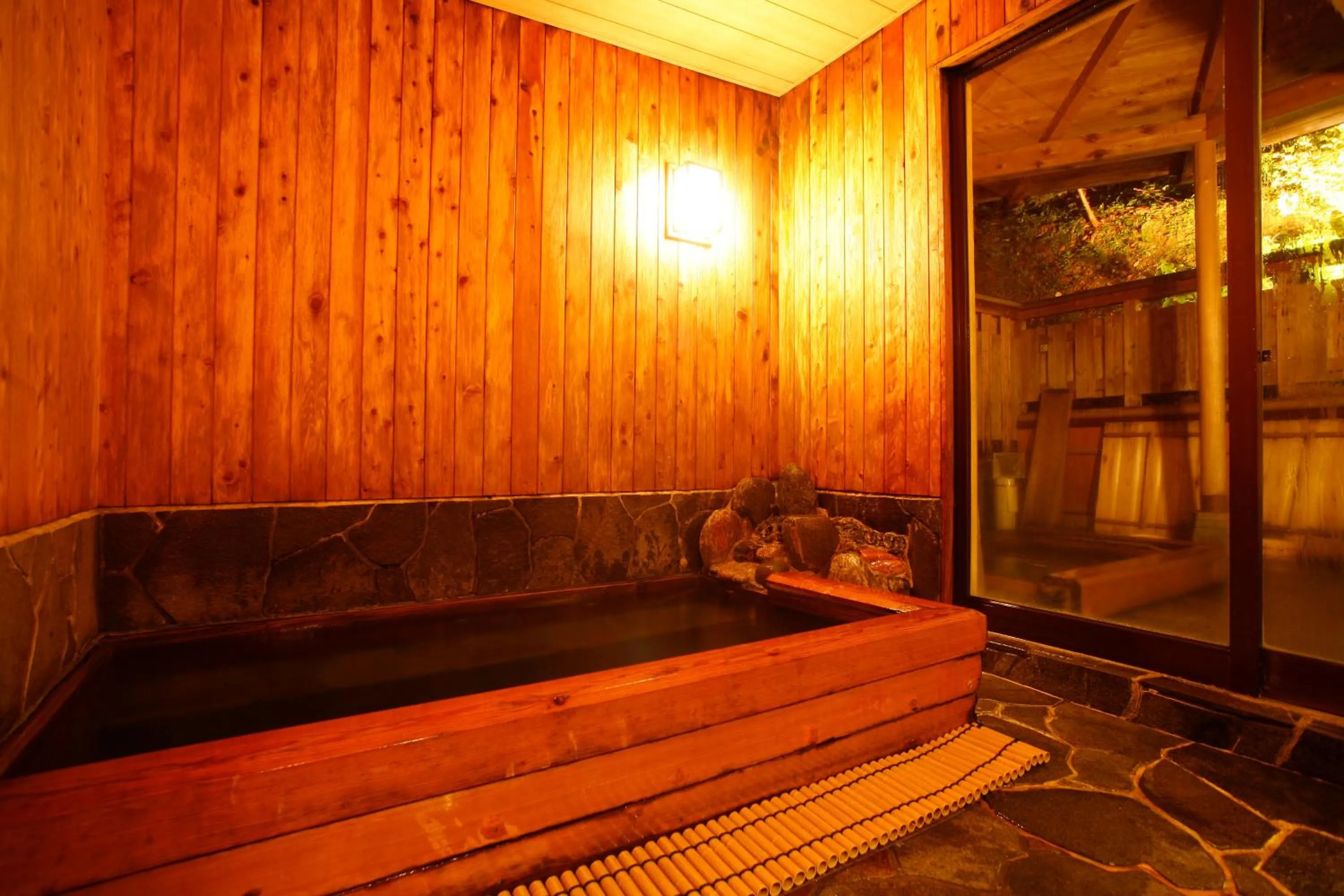 Hot Spring Bath in Kinosaki Tenboen