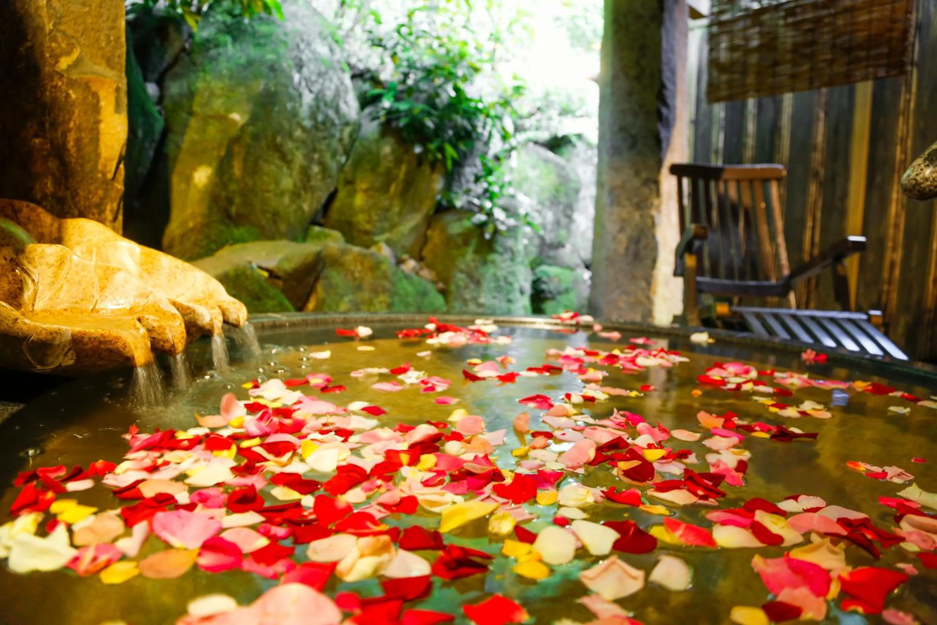 Hot Spring Bath in Kinosaki Tenboen