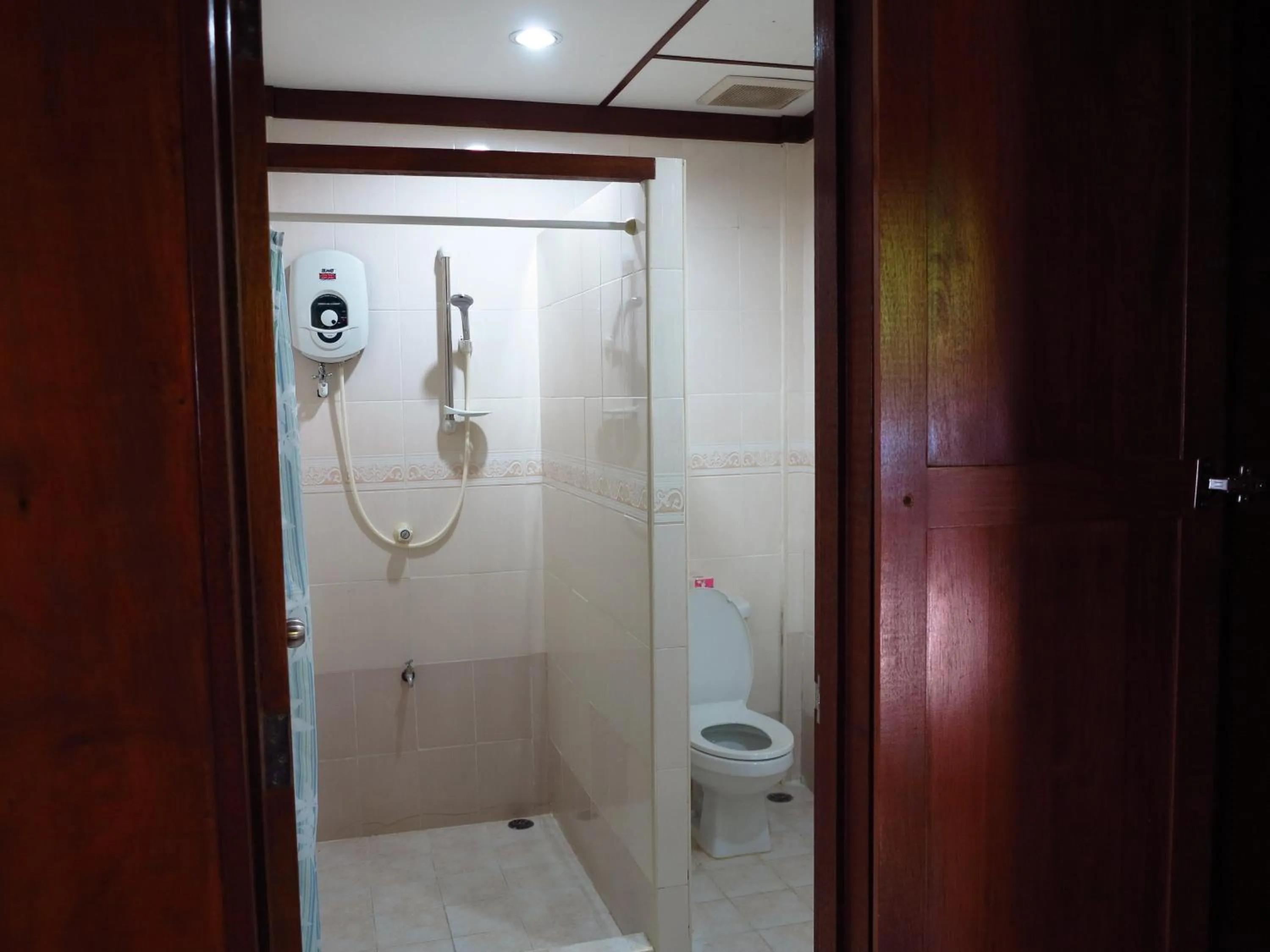 Bathroom in Rose Garden Resort