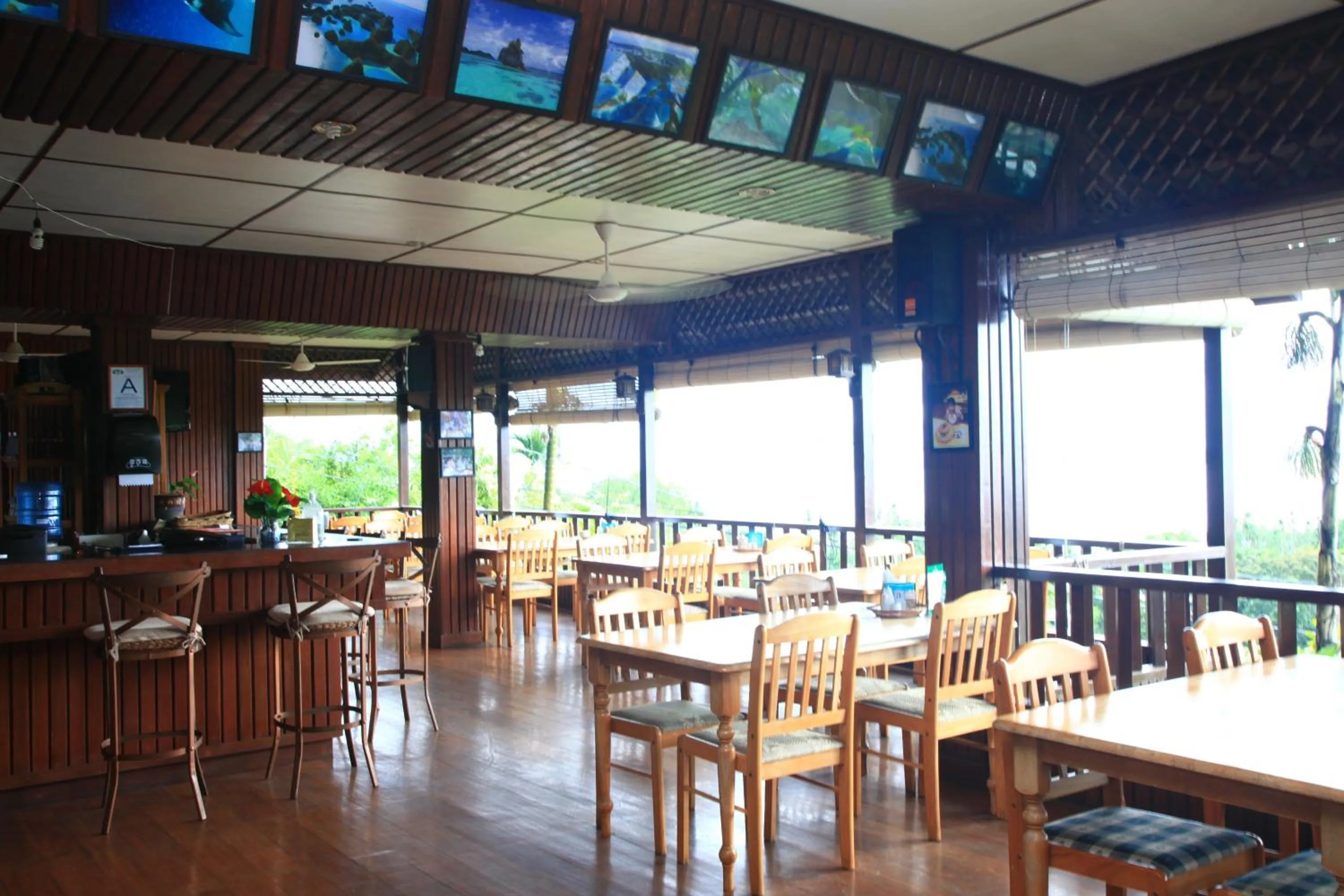 Restaurant/places to eat in Rose Garden Resort