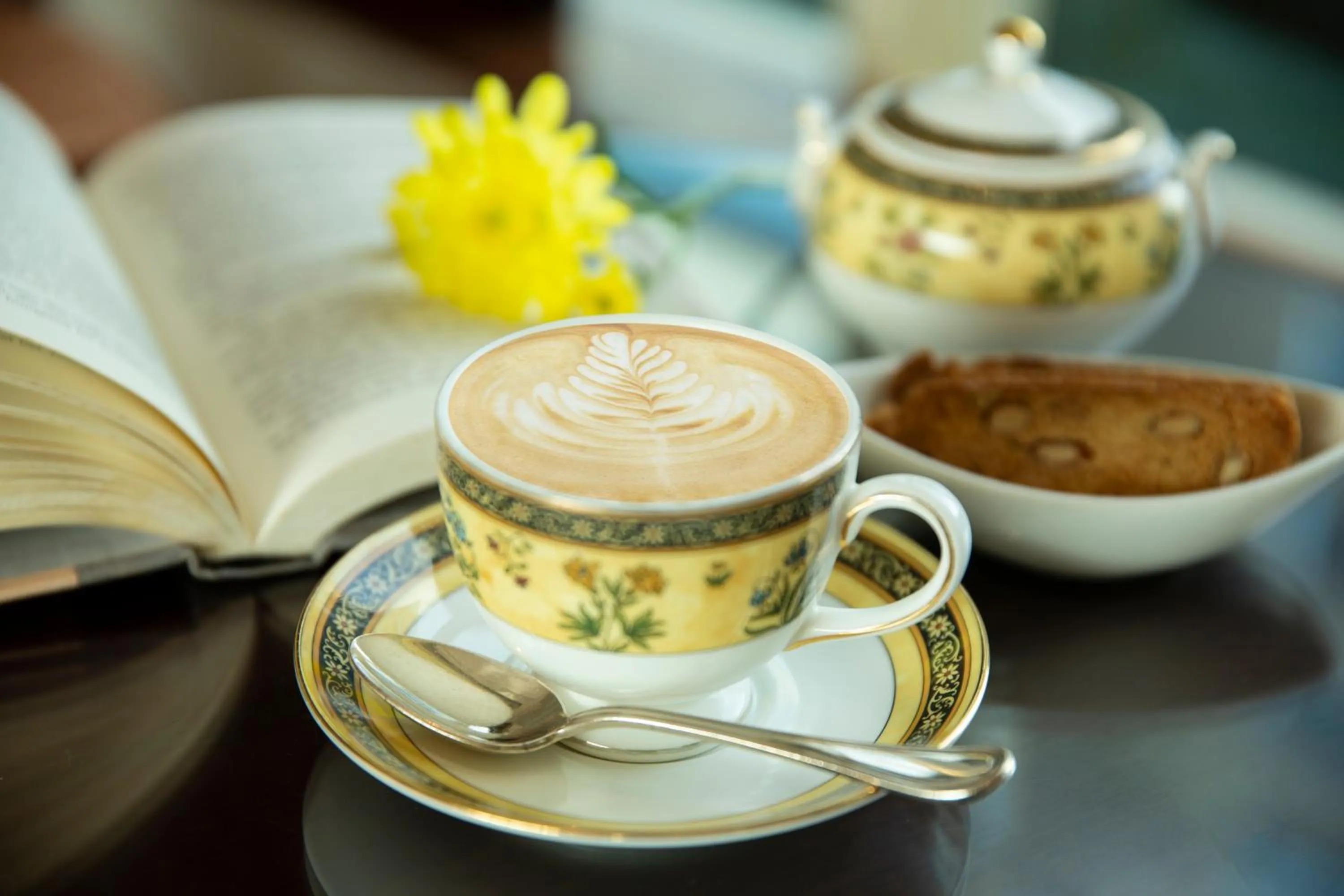 Restaurant/places to eat in The Ritz-Carlton, Bangalore