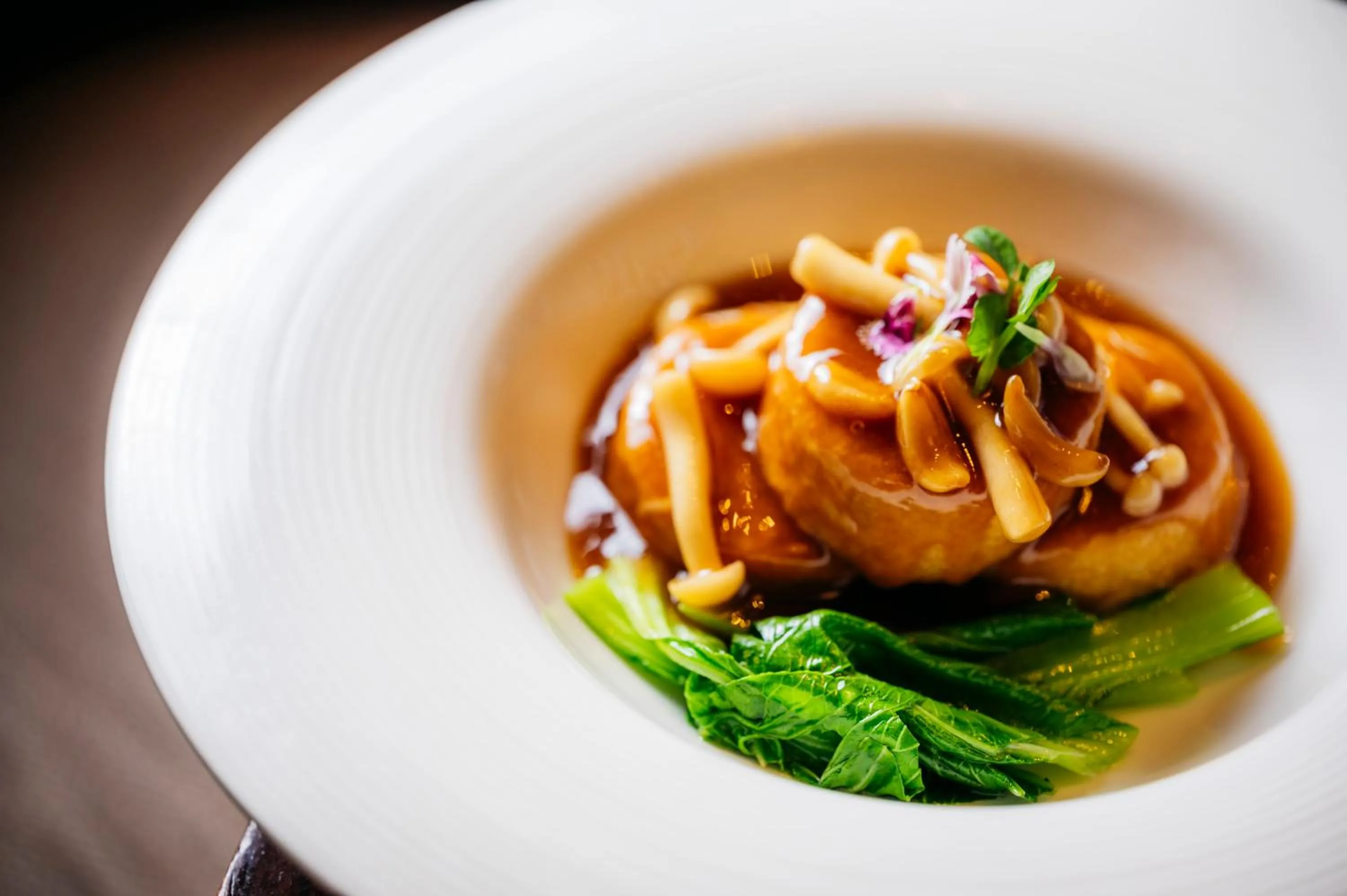 Restaurant/places to eat in The Ritz-Carlton, Bangalore