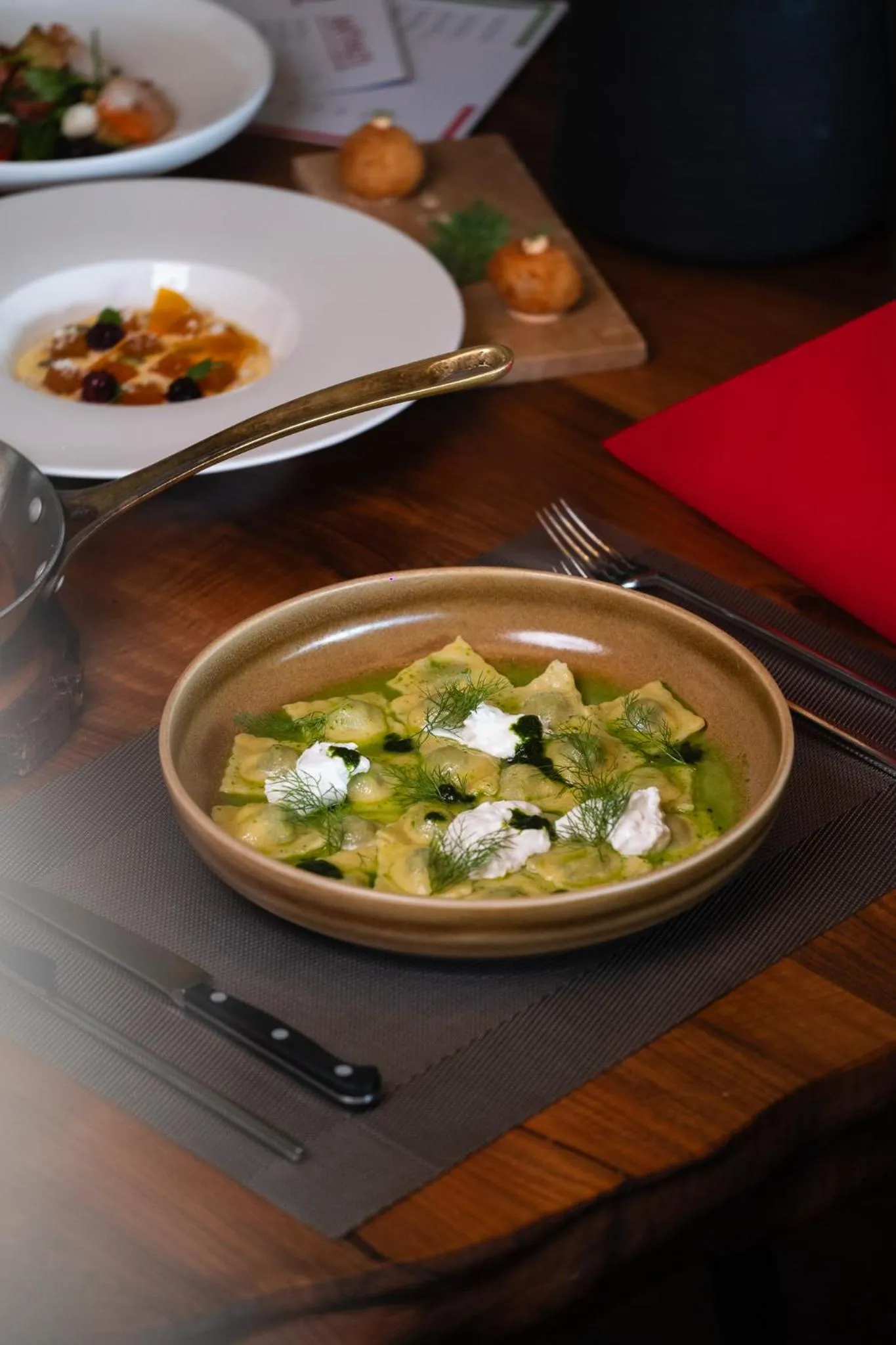 Food and drinks in Avec Hotel