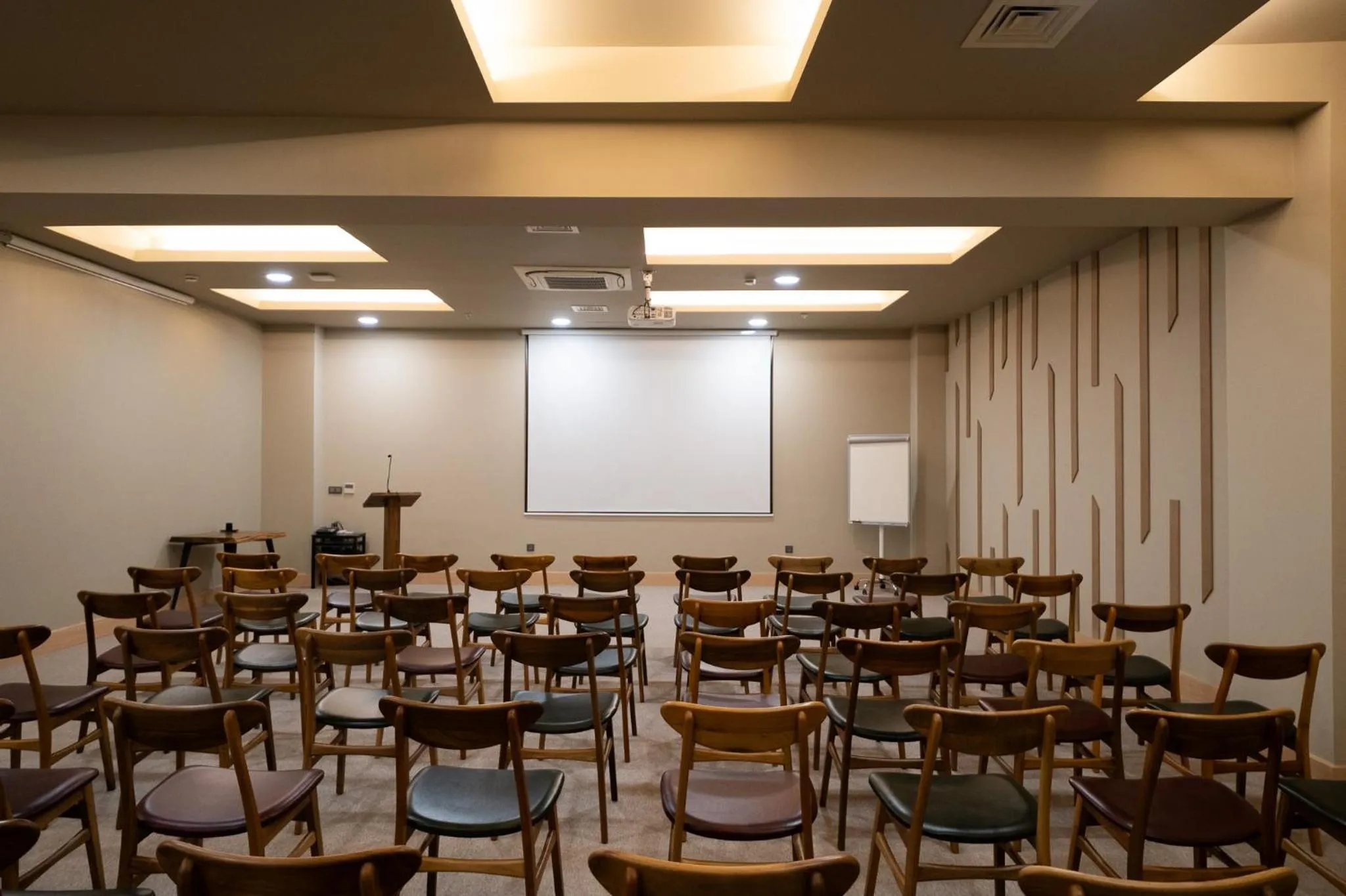 Meeting/conference room in Avec Hotel