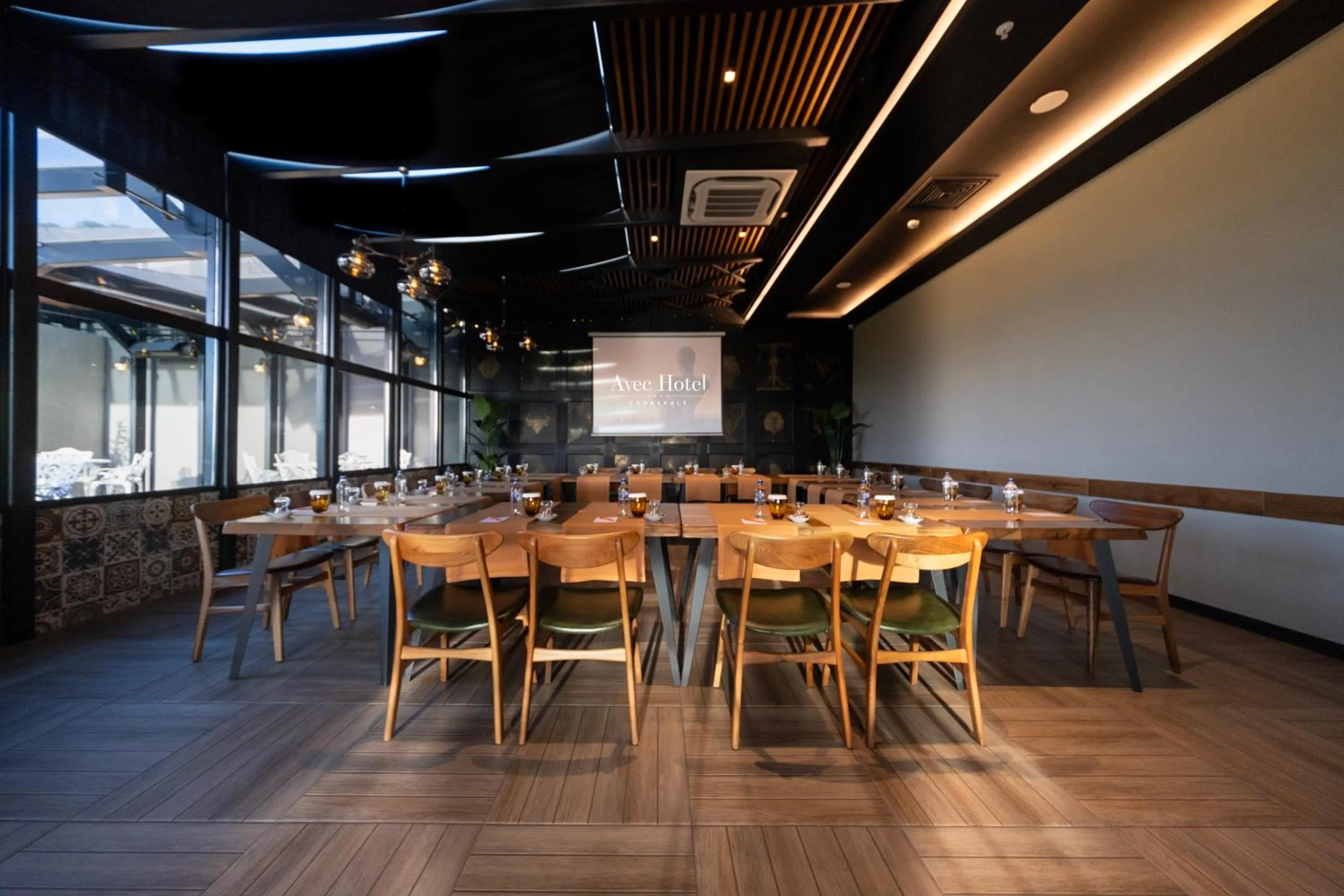 Meeting/conference room in Avec Hotel