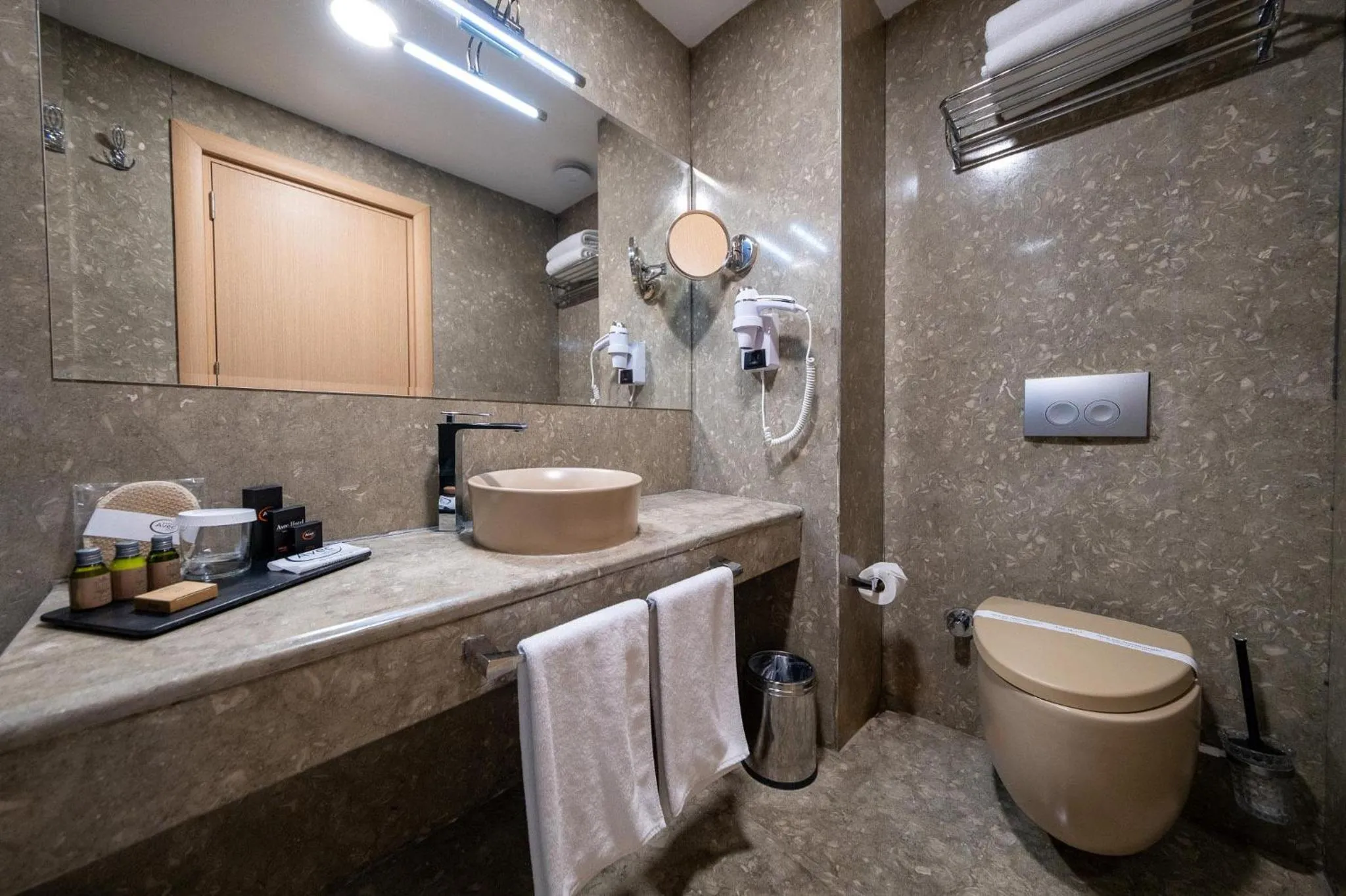 Shower in Avec Hotel