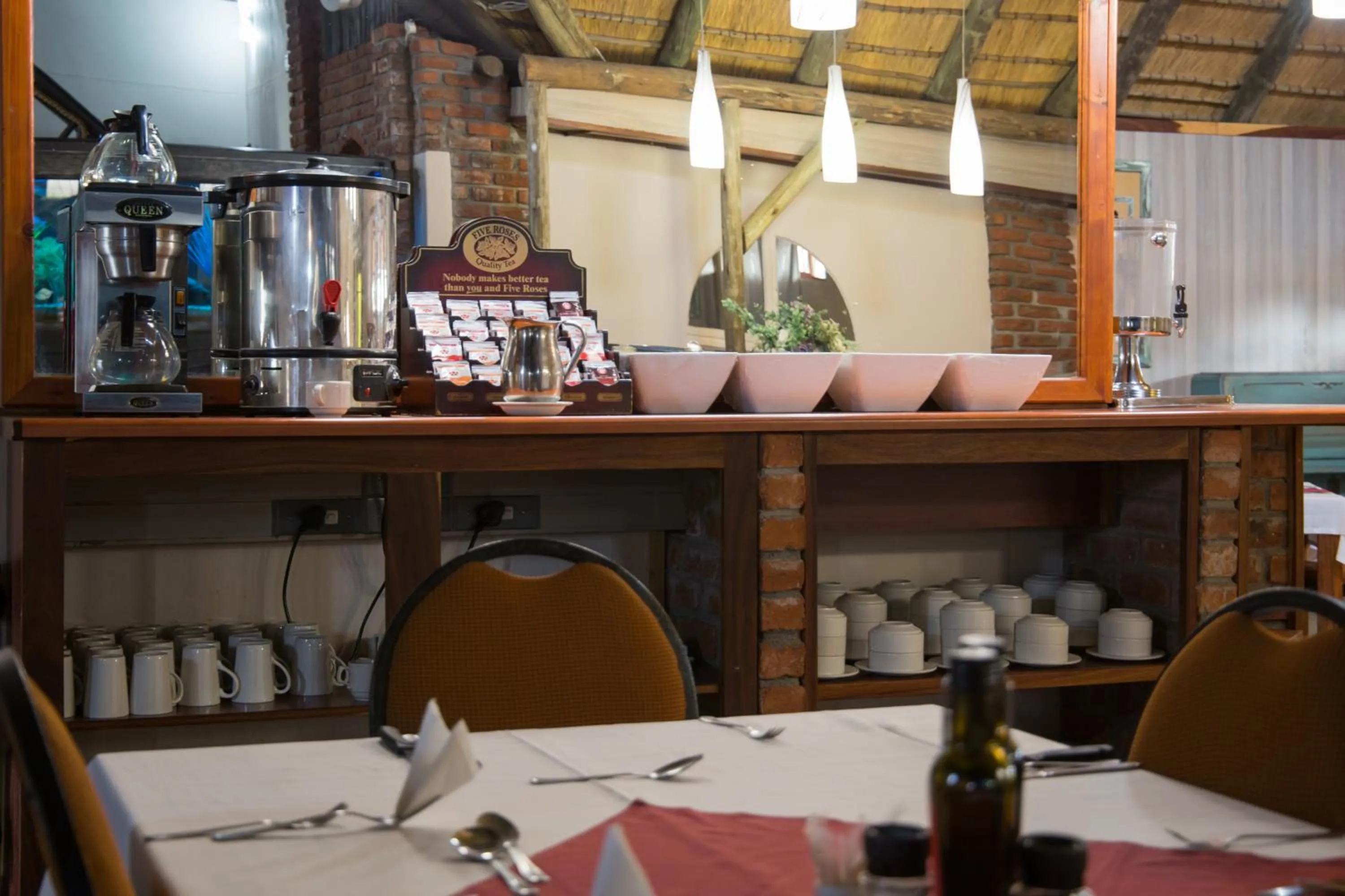 Restaurant/places to eat in Cest Si Bon Hotel