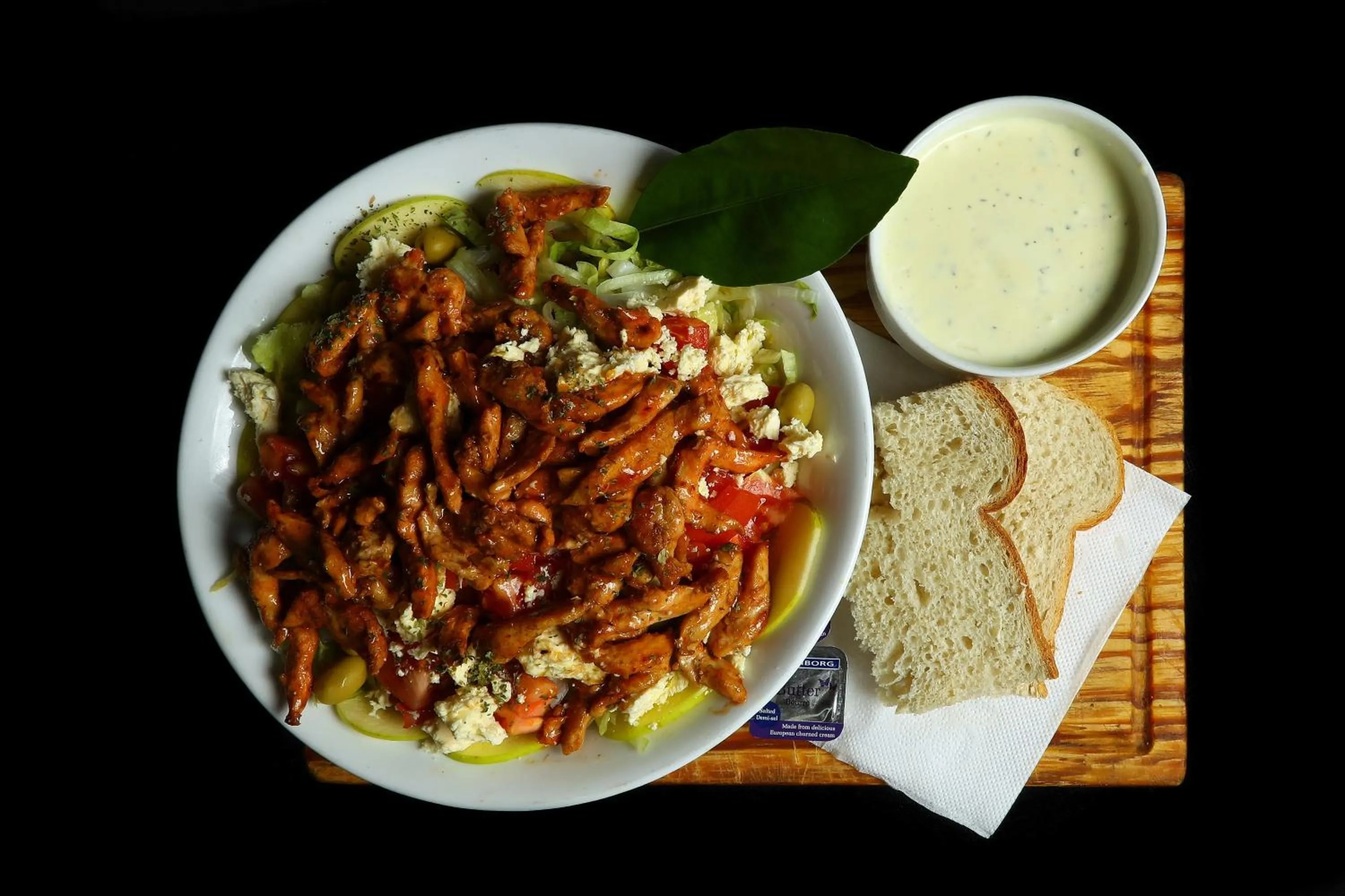 Restaurant/places to eat in Cest Si Bon Hotel