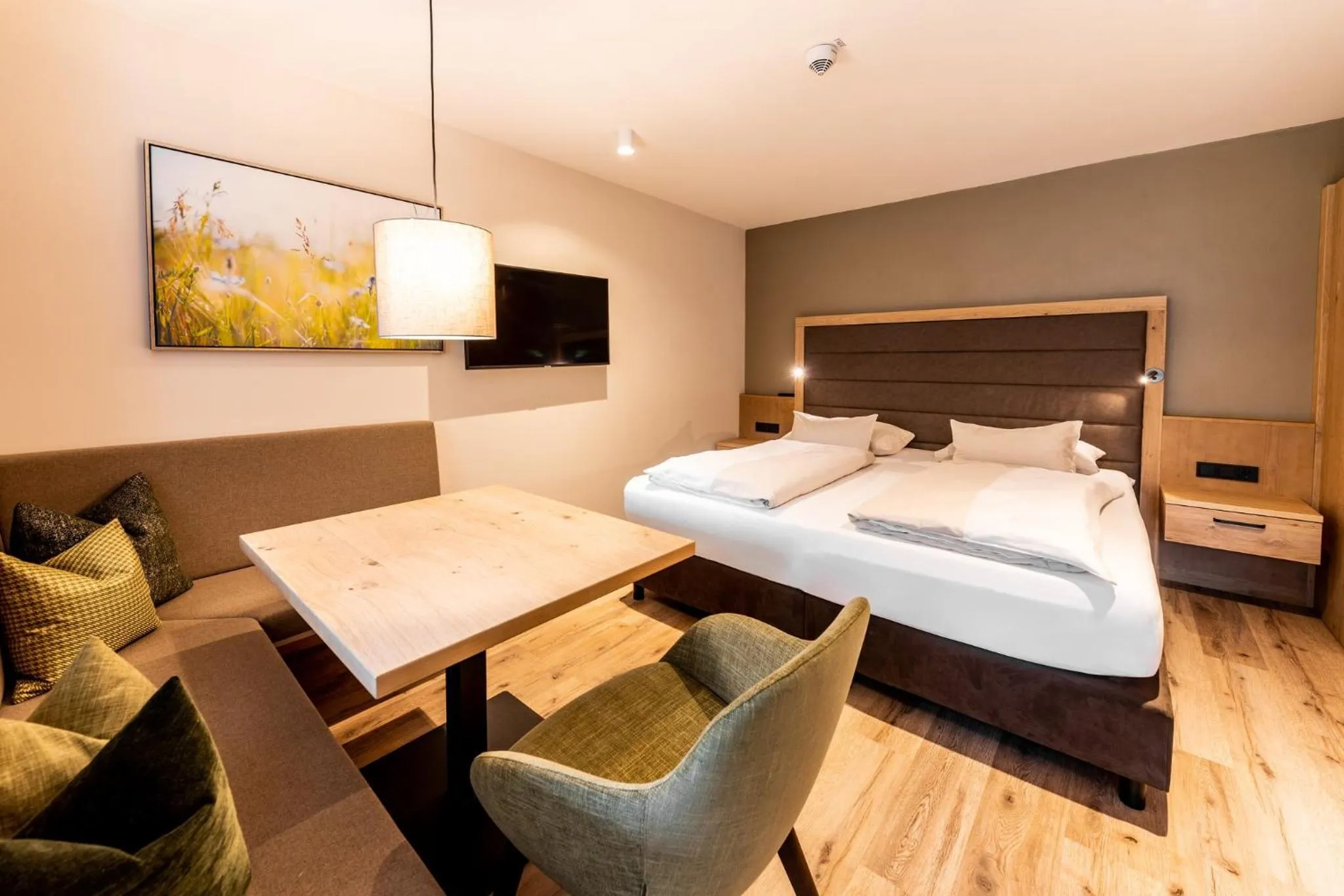 Bedroom, Bed in Das Bayrischzell Familotel Oberbayern