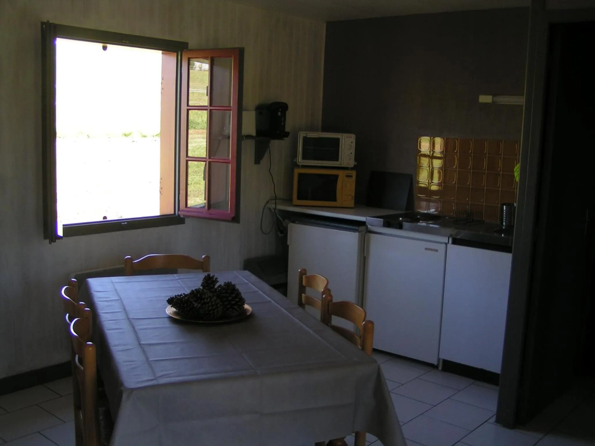 Kitchen or kitchenette in Domaine de Vaulatour.