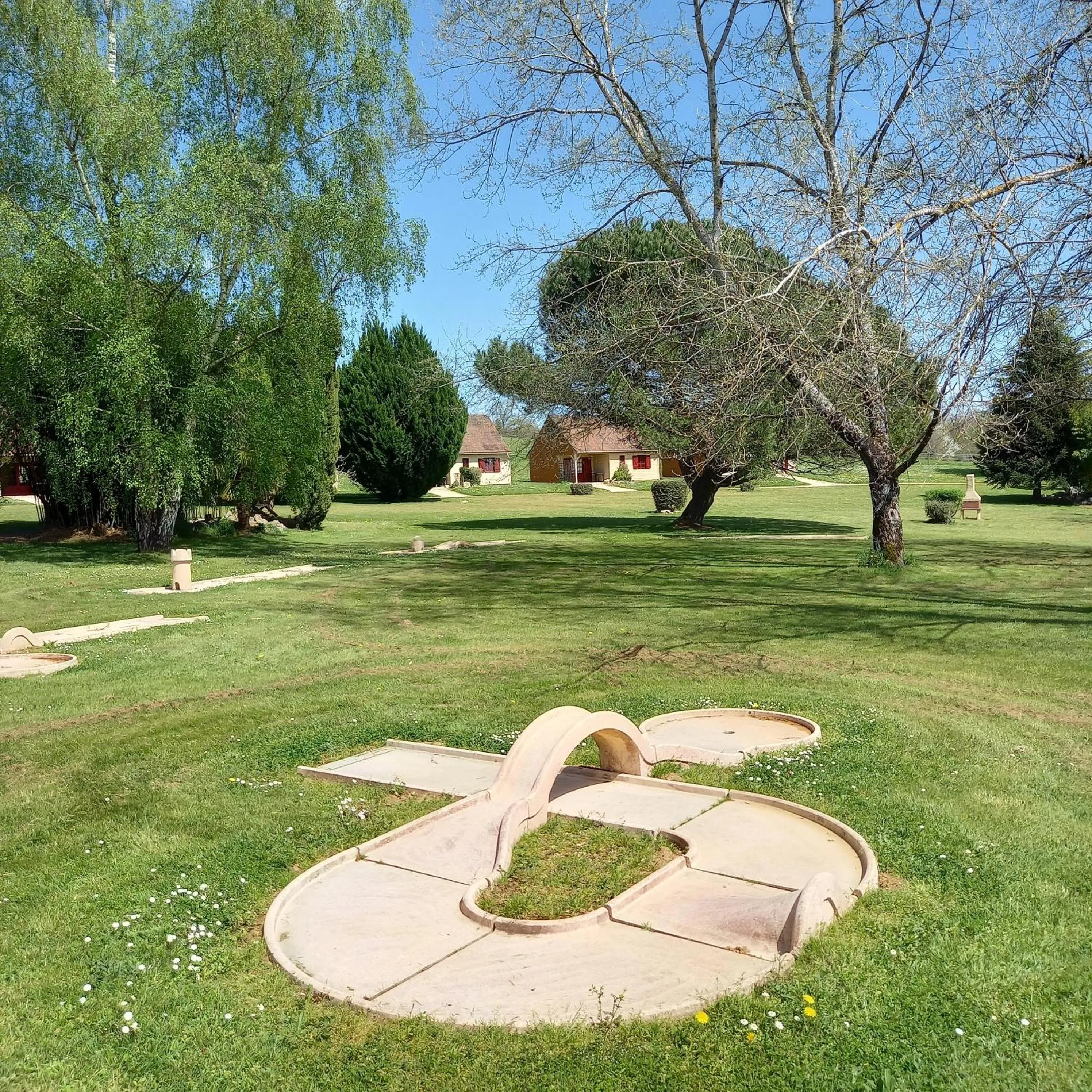Minigolf in Domaine de Vaulatour.