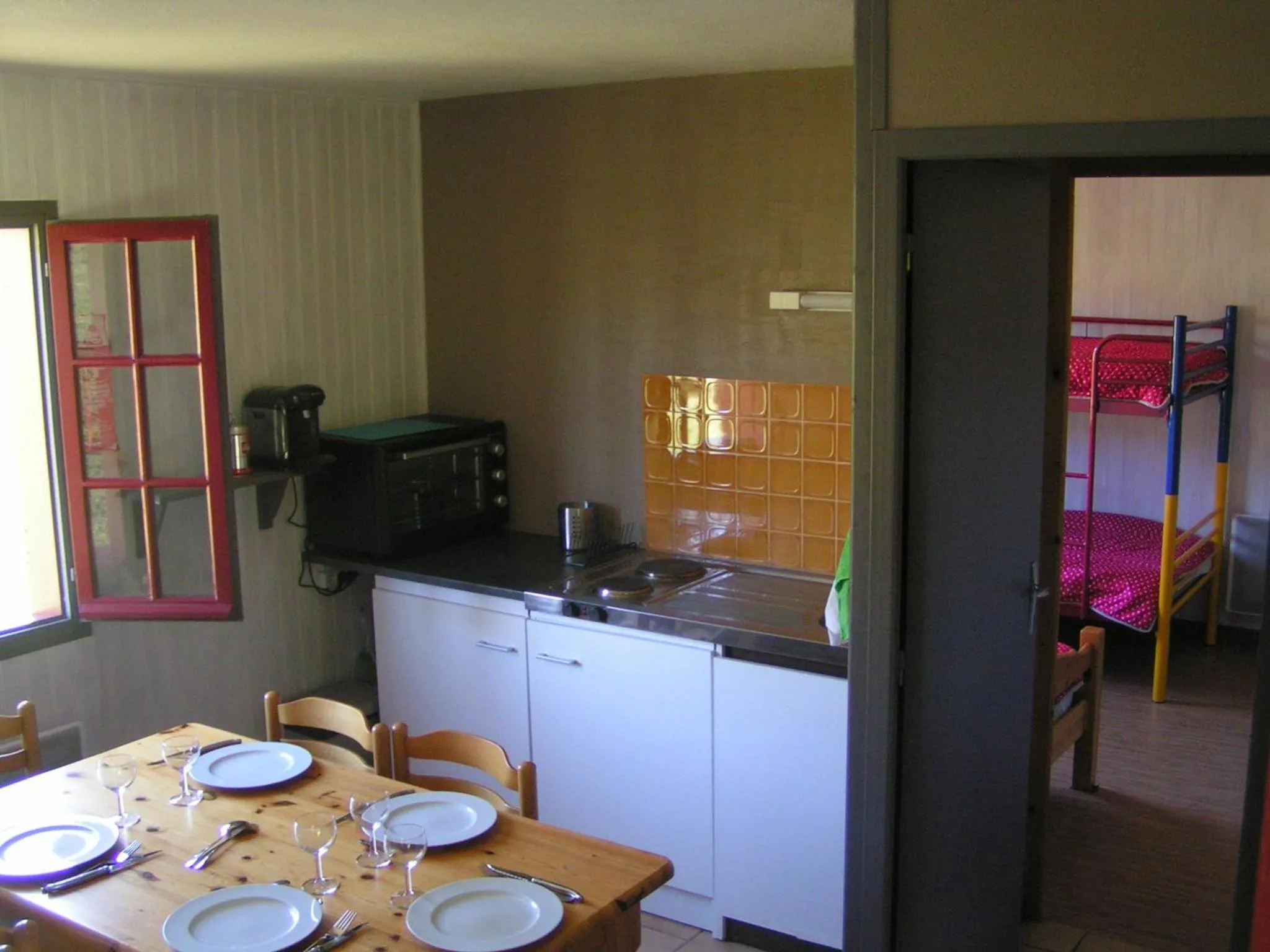 Kitchen or kitchenette in Domaine de Vaulatour.