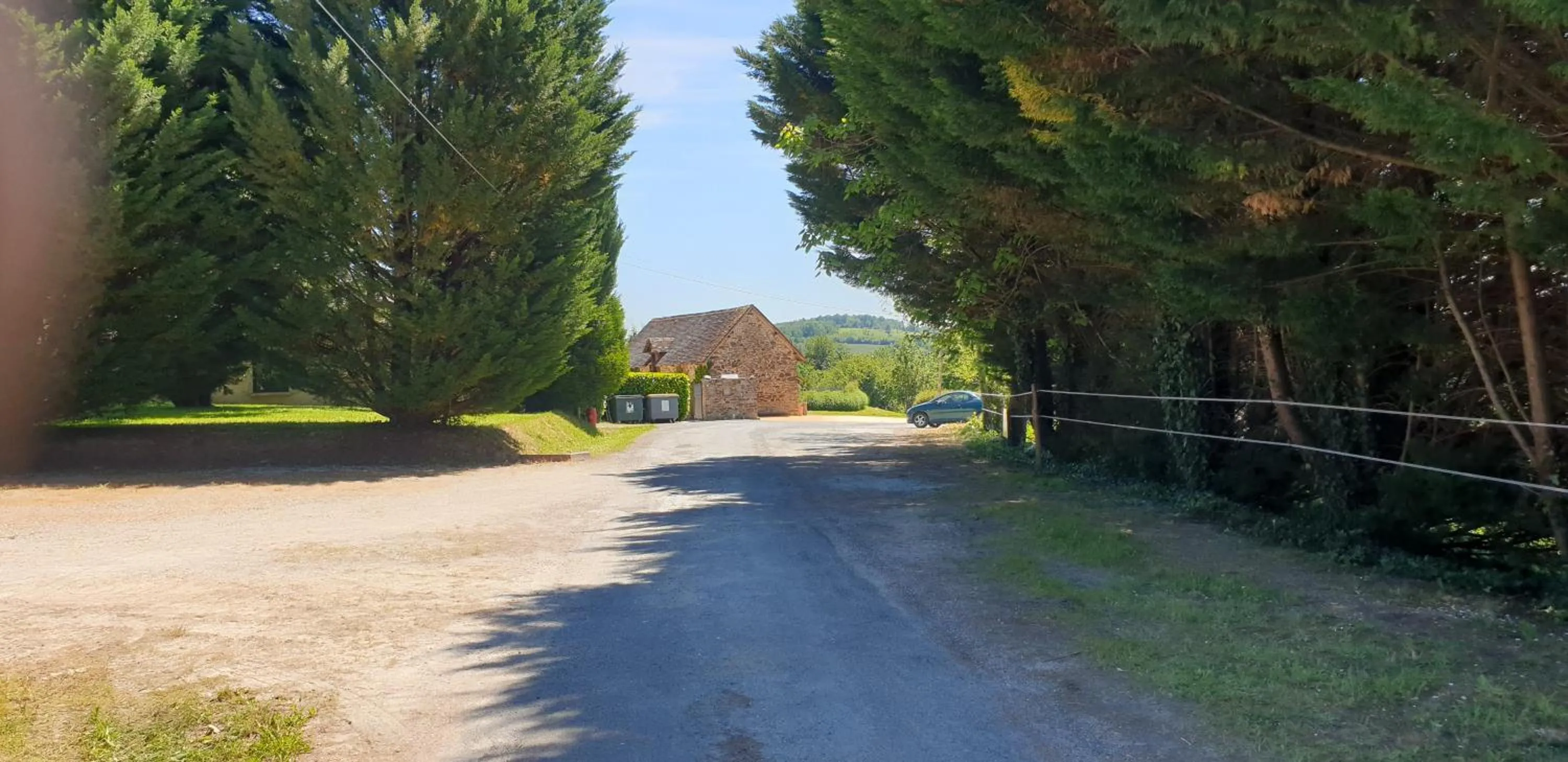 Parking in Domaine de Vaulatour.