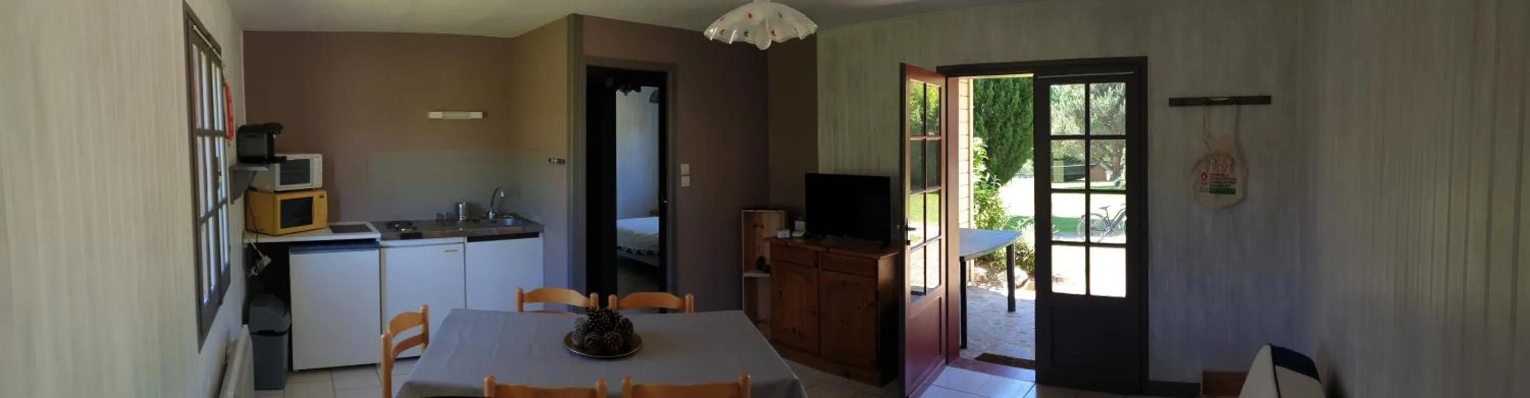 Communal lounge/ TV room in Domaine de Vaulatour.