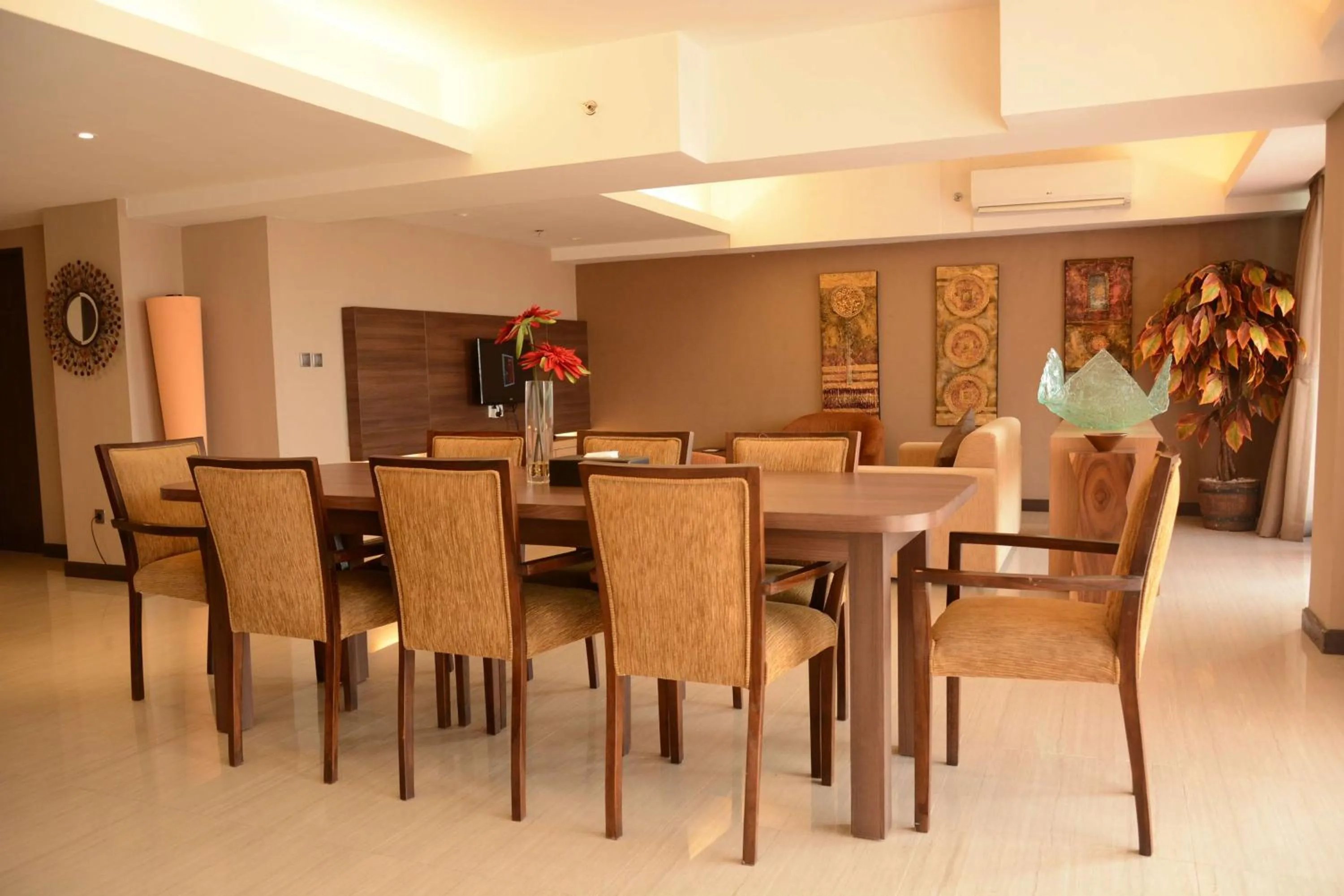 Photo of the whole room in Ramada by Wyndham Bali Sunset Road Kuta