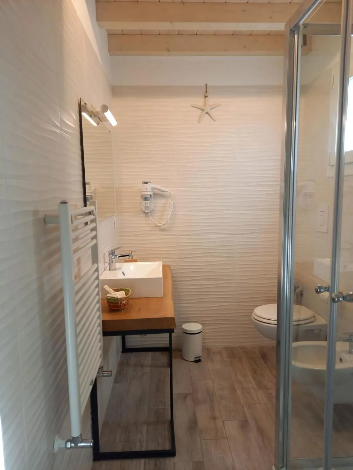 Bathroom in TRANI LA GRAZIA b&b