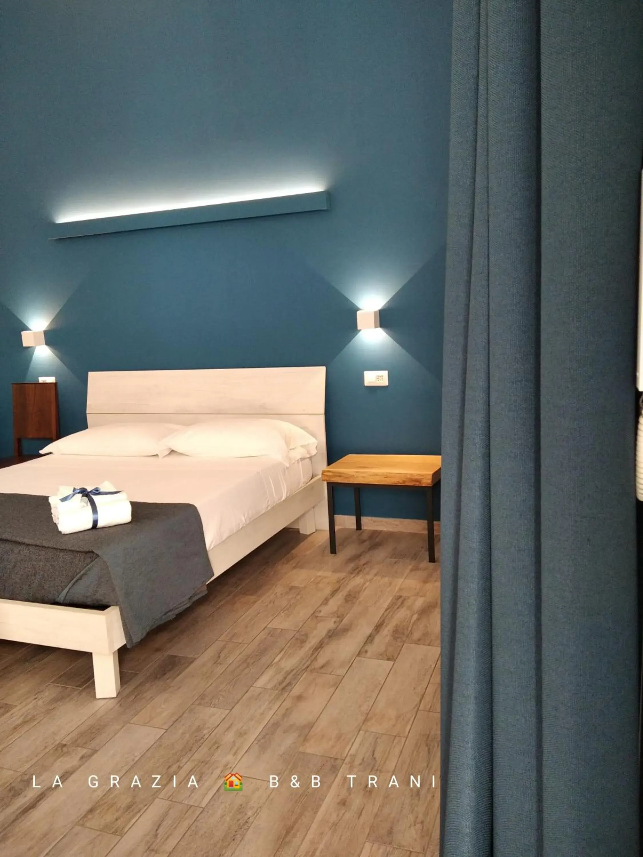 Deluxe Double or Twin Room in TRANI LA GRAZIA b&b Deluxe Double or Twin Room in TRANI LA GRAZIA b&b