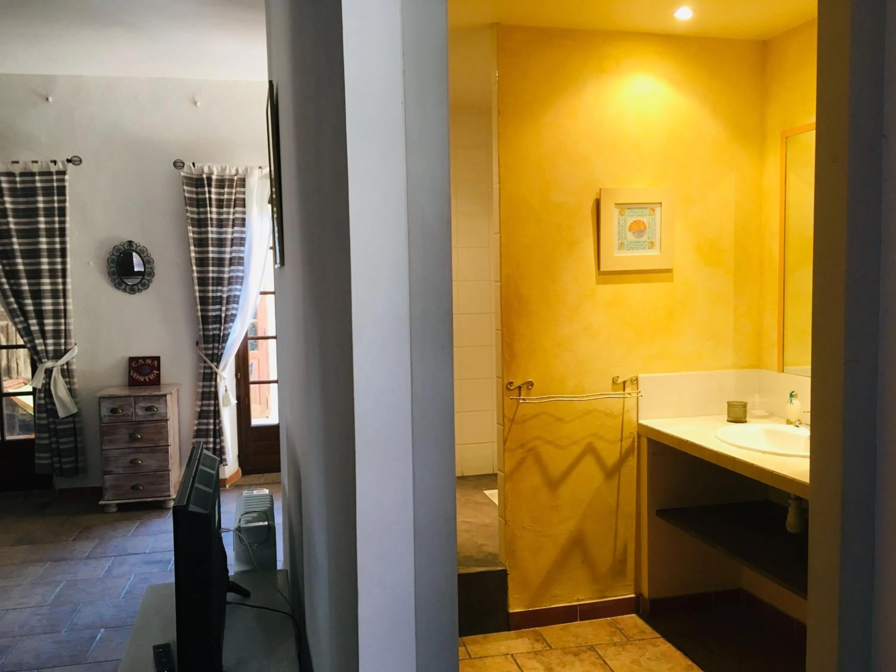 Bathroom in La Vieille Demeure