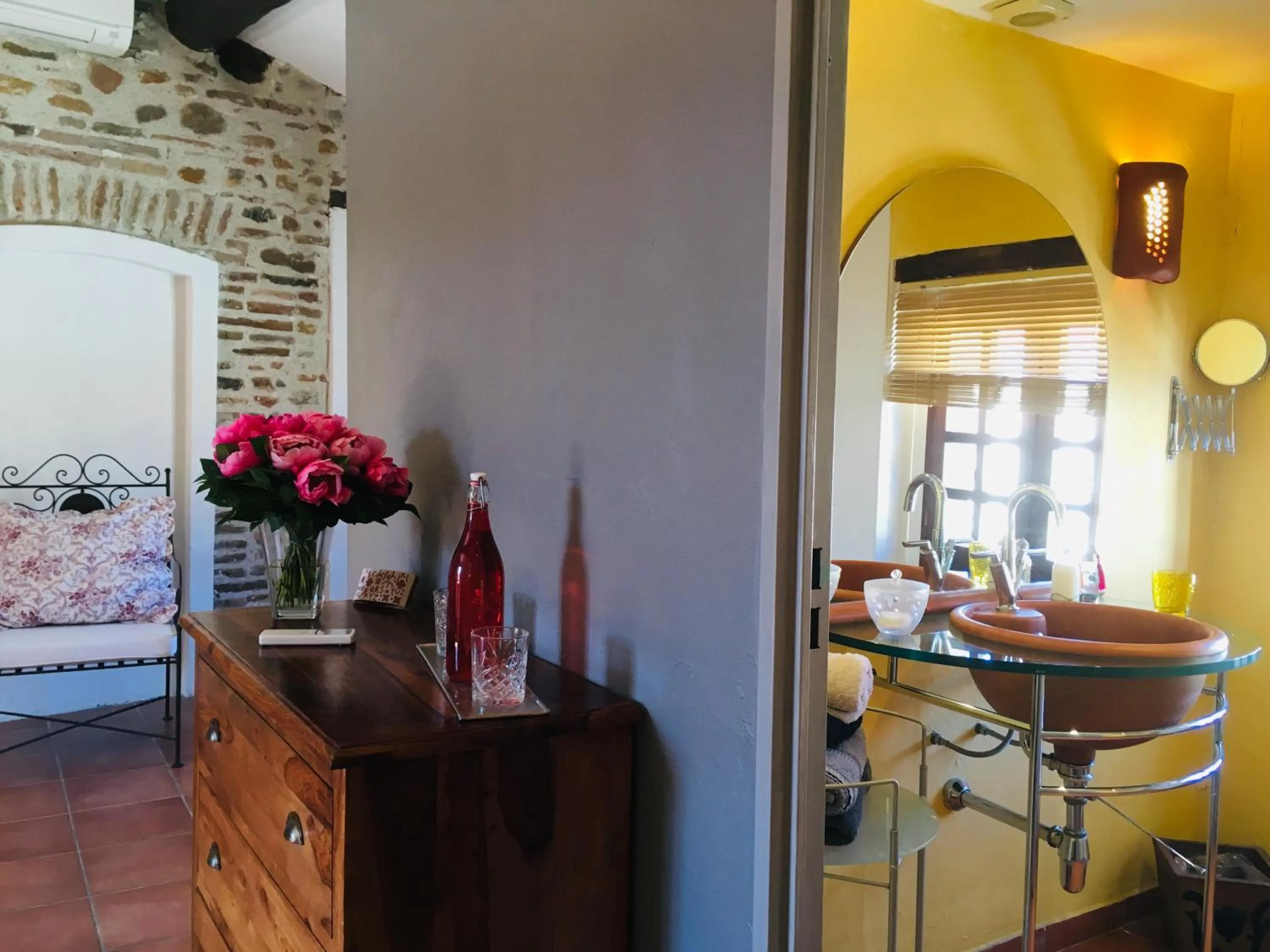 Bedroom in La Vieille Demeure