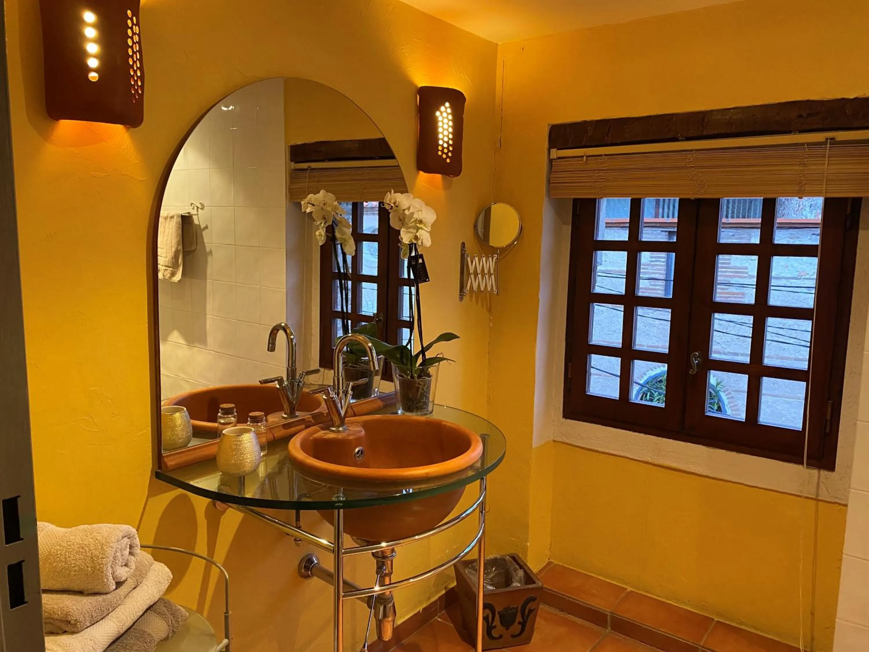 Bathroom in La Vieille Demeure