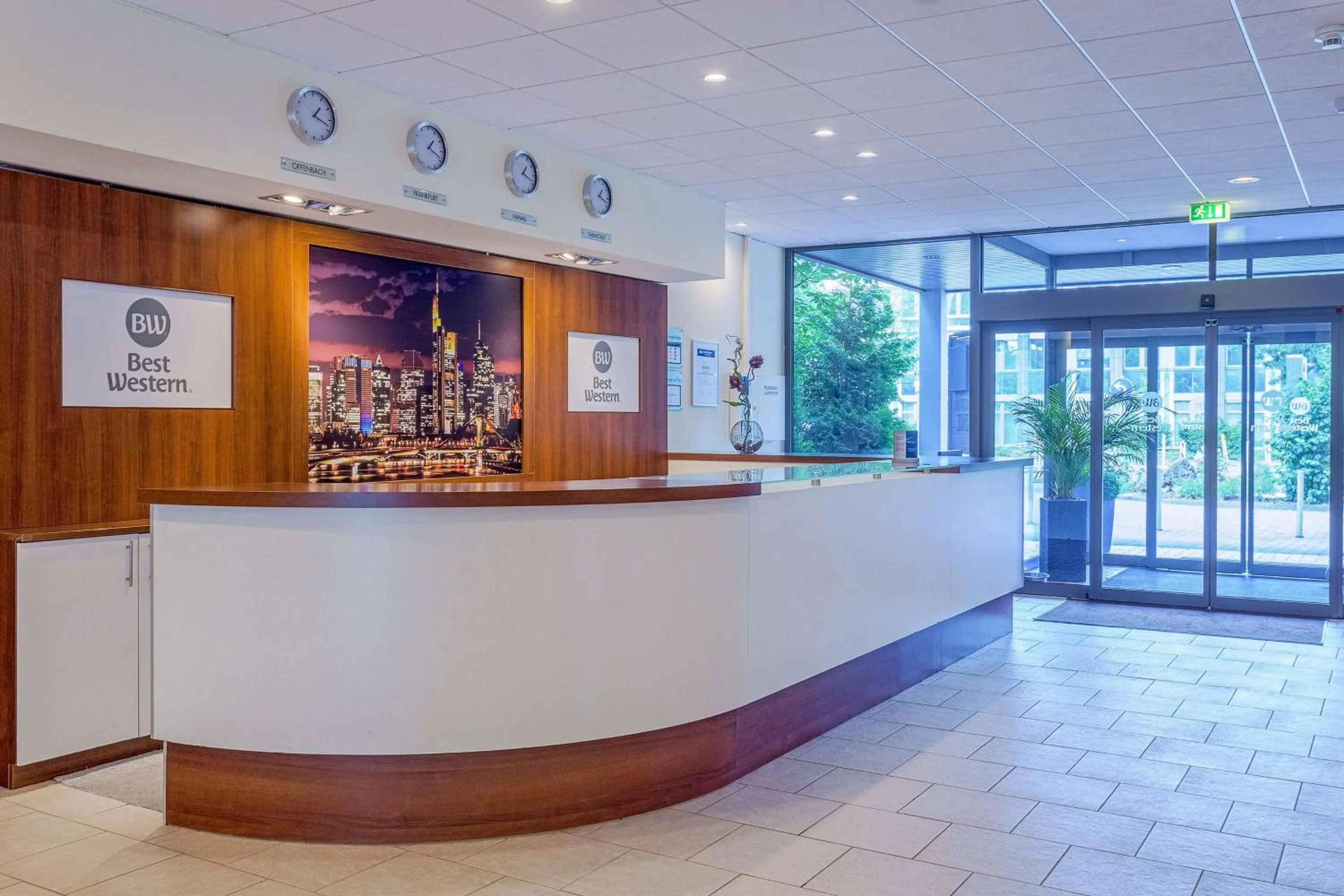Lobby or reception in Best Western Macrander Hotel Frankfurt/Kaiserlei