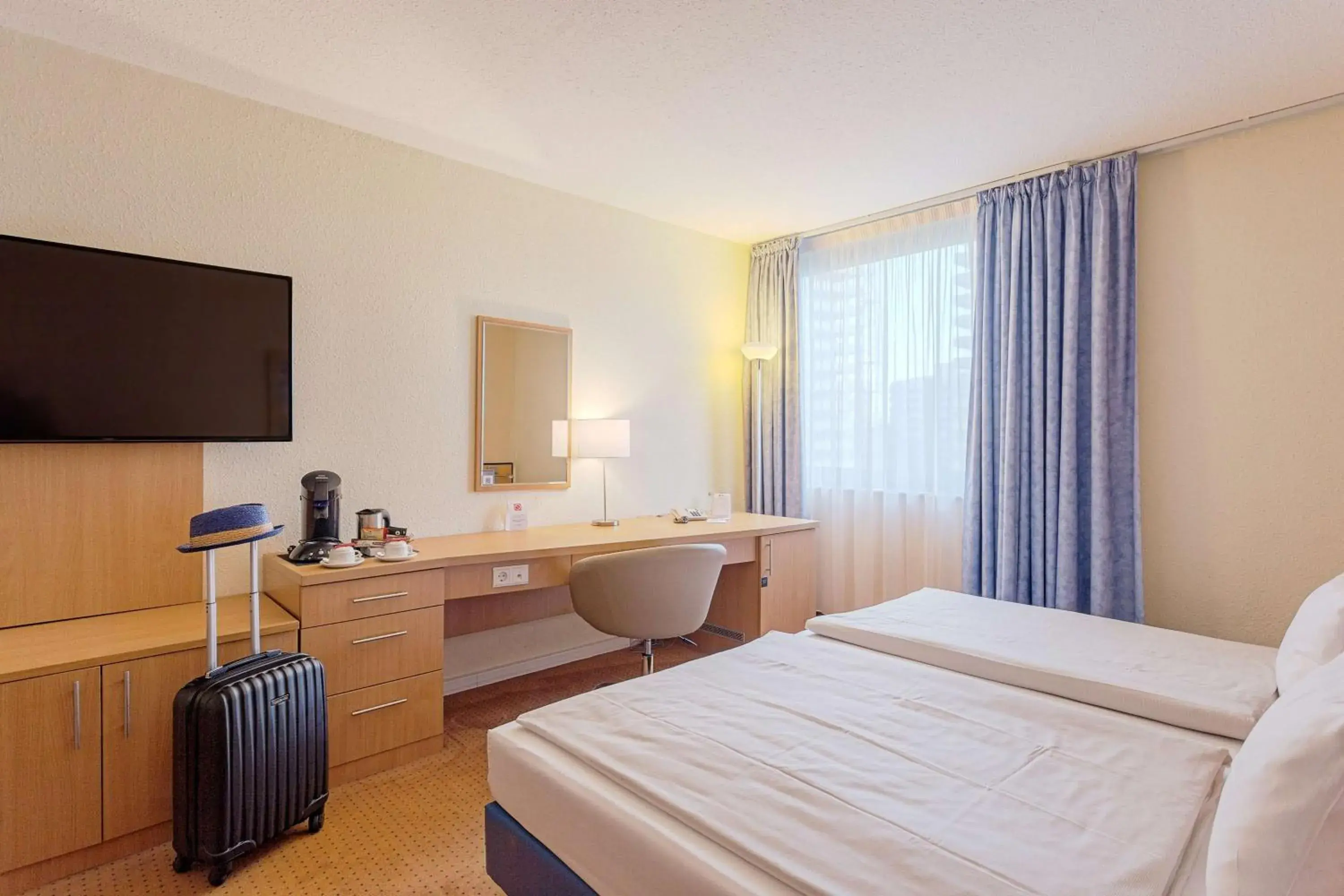 Business Double Room in Best Western Macrander Hotel Frankfurt/Kaiserlei Business Double Room in Best Western Macrander Hotel Frankfurt/Kaiserlei