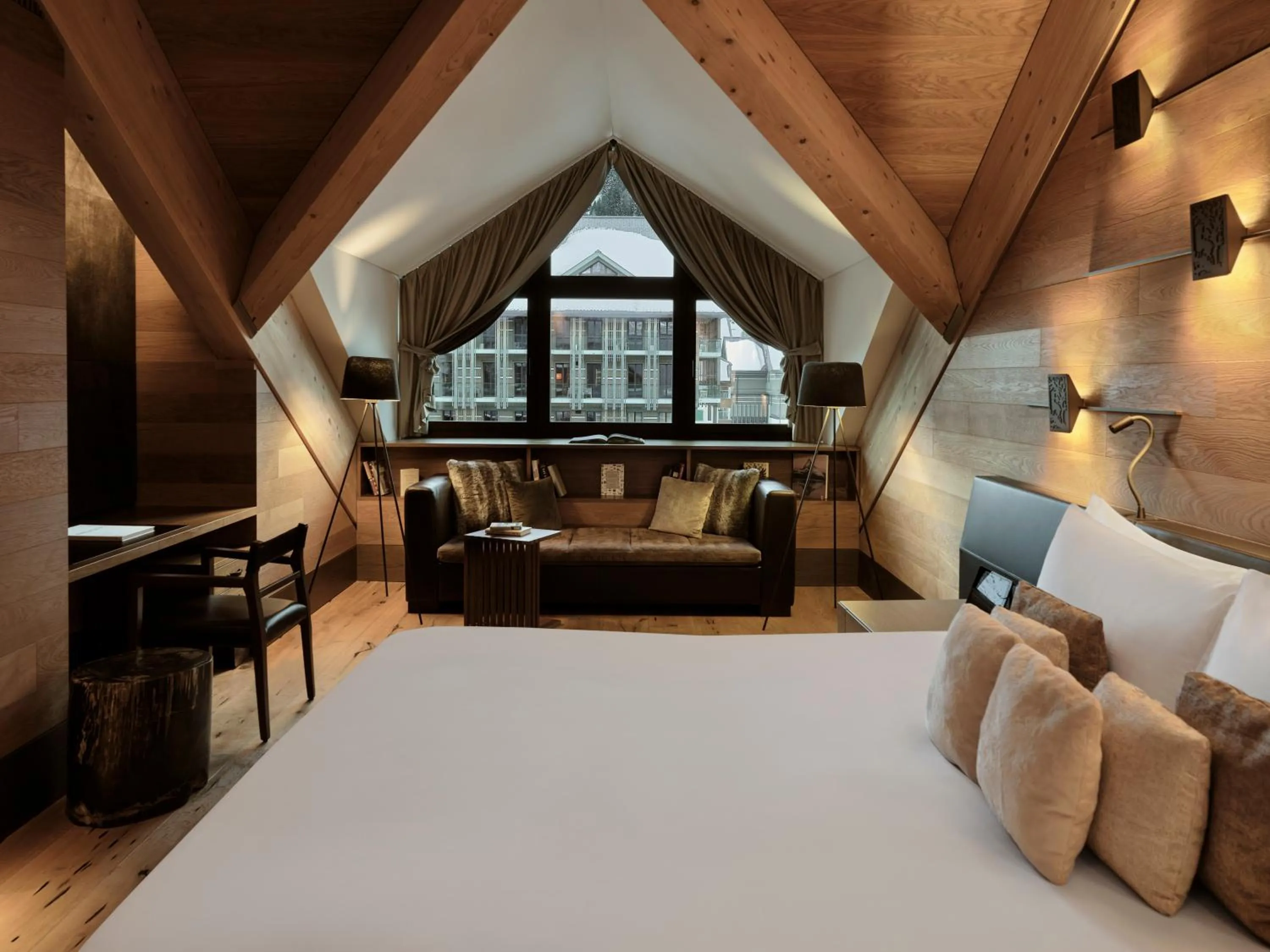 Living room, Bed in The Chedi Andermatt