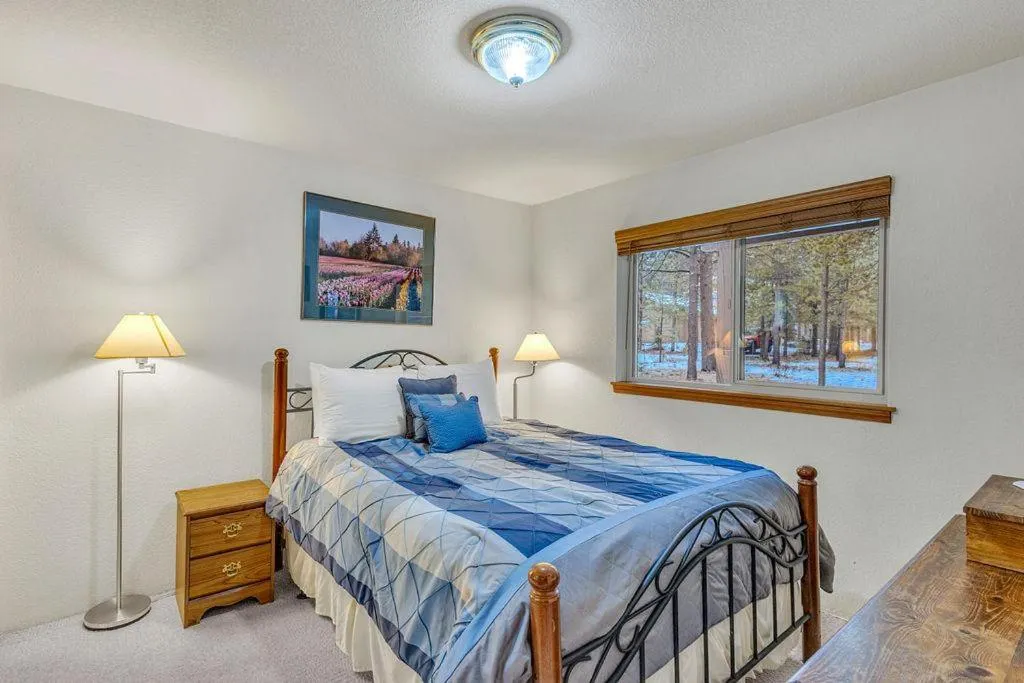 Bed in Big Leaf - Unit 6