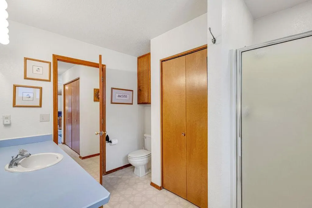 Bed in Big Leaf - Unit 6