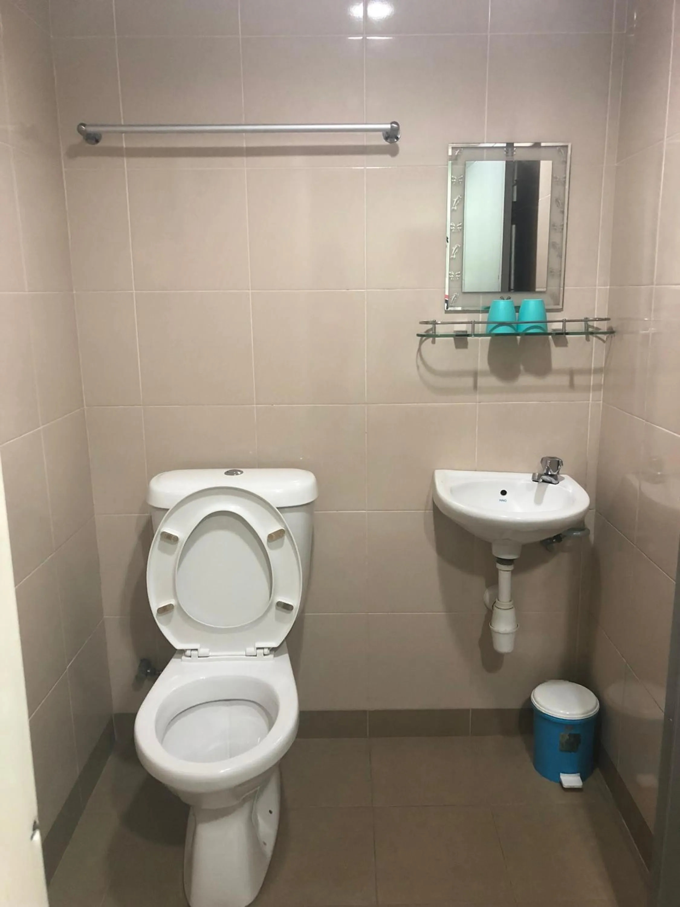 Bathroom in Best Seven Motel